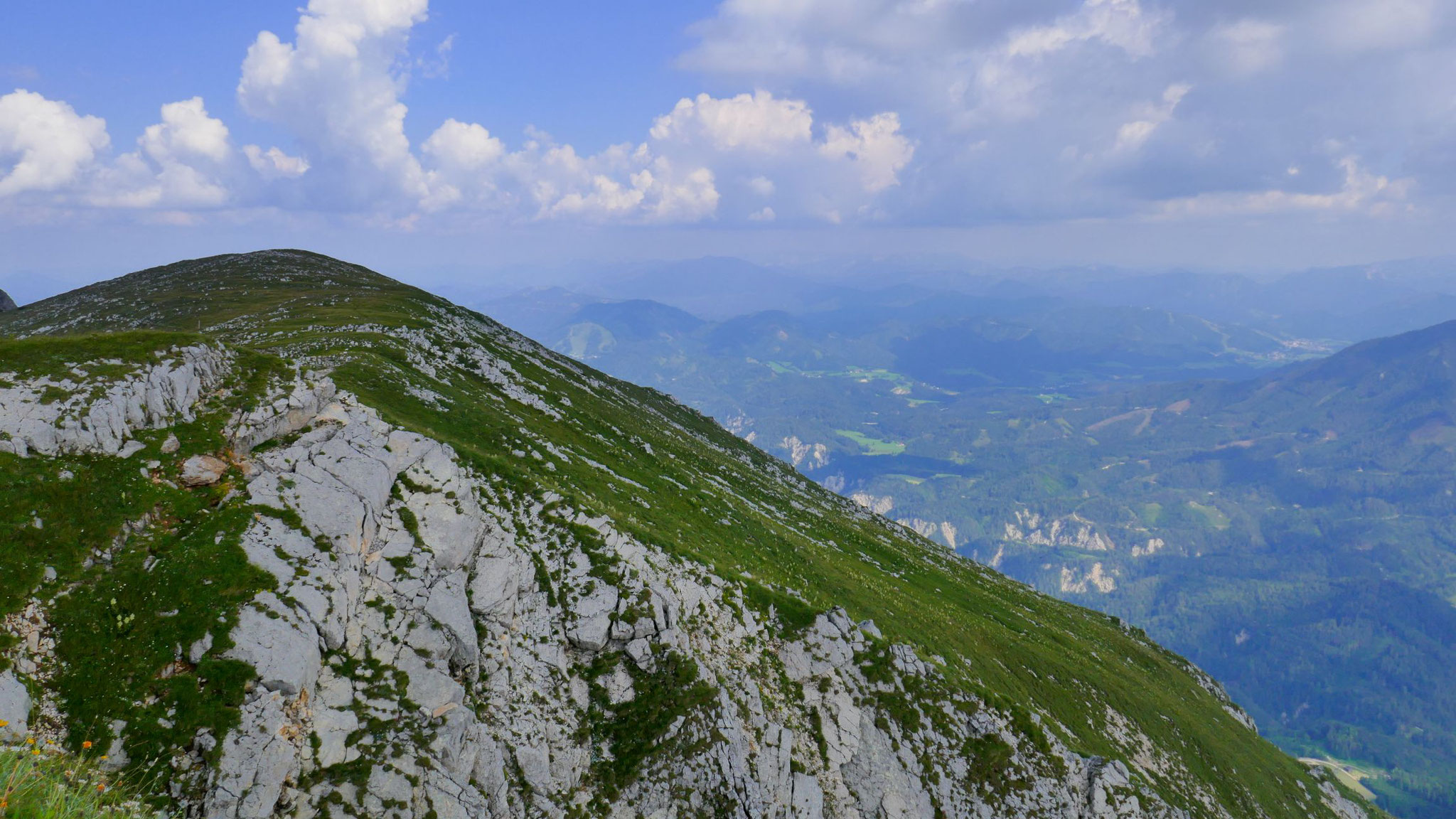 Rax-Schneeberg-Gruppe in der Ferne