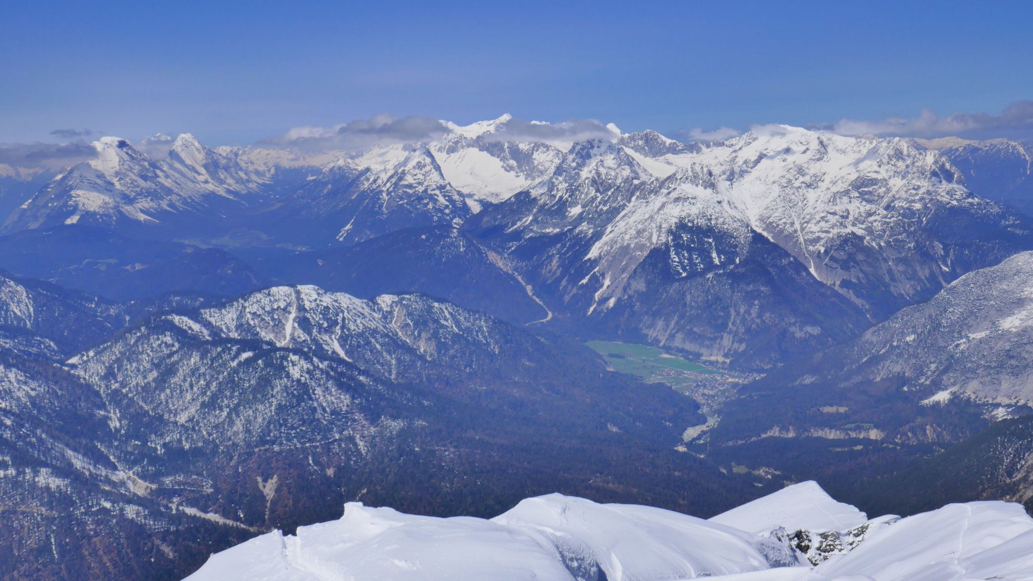 Scharnitz, dahinter Wetterstein