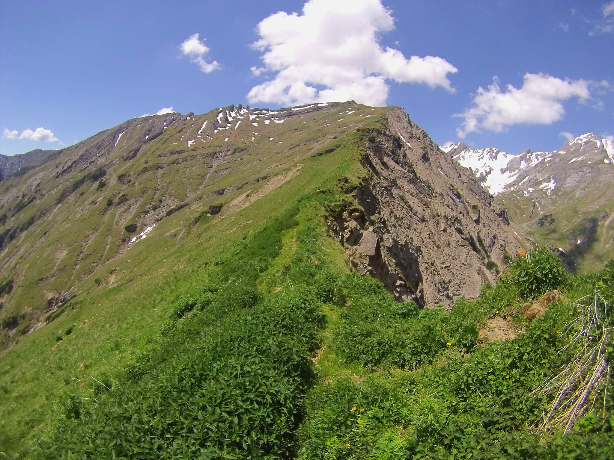 Vom vorderen Alpjoch zeigt sich uns der Weg zum hinteren Alpjoch...