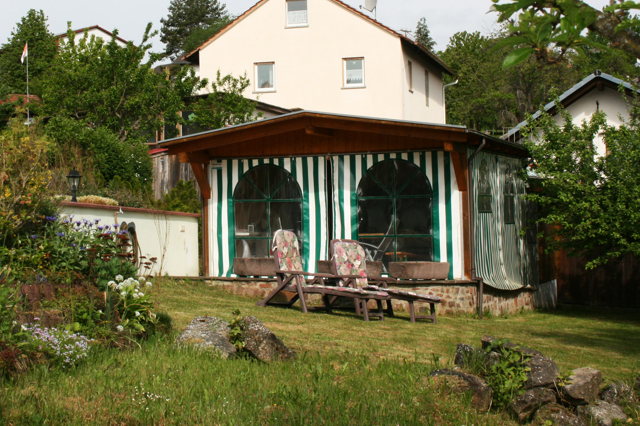 Unsere Pergola steht Ihnen gerne zur Vefügung
