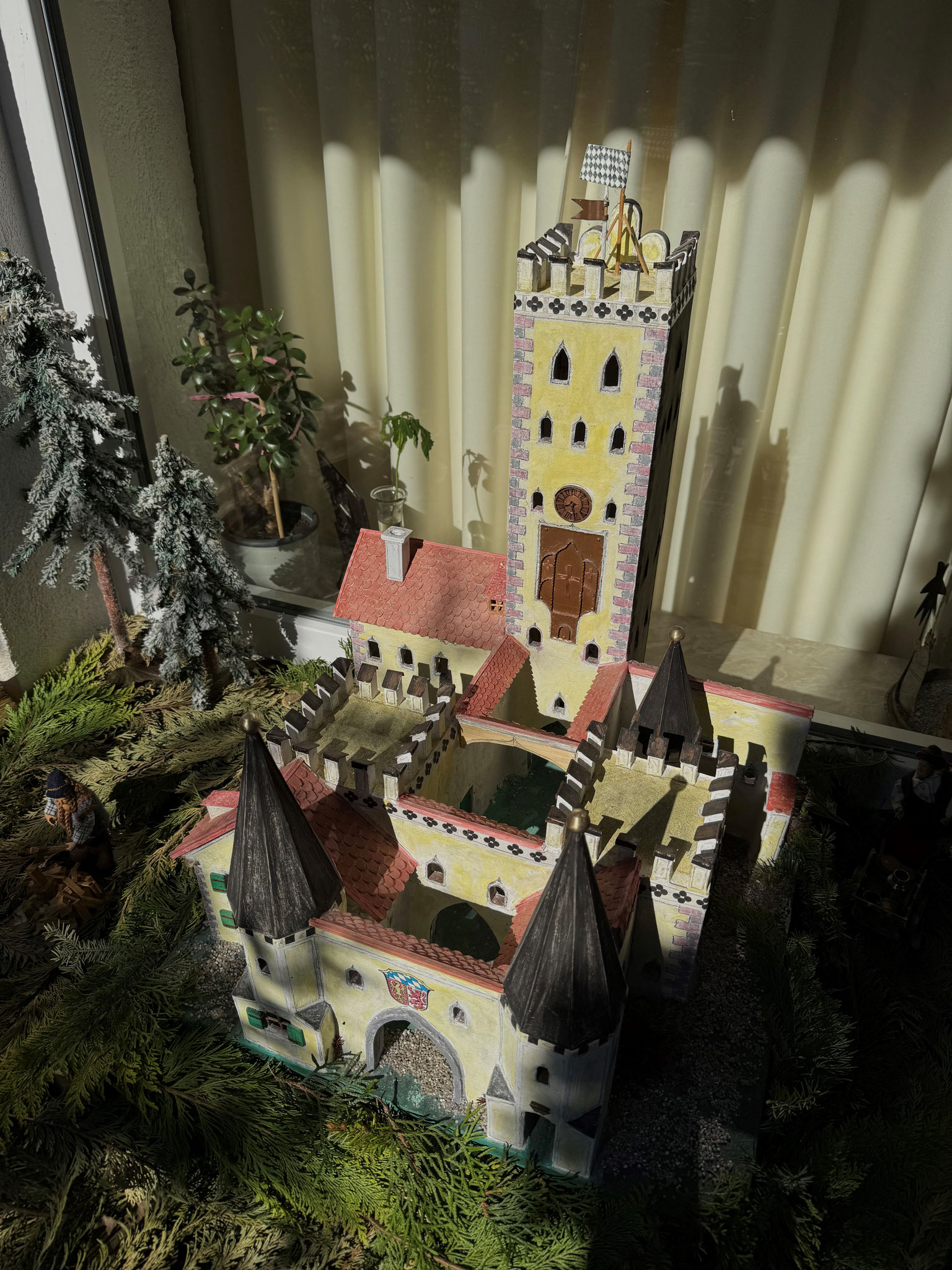 "Bayertor - Modell von 1995" - 1995 selbstgebaut von Georg Gerstmeier in Holz und Gips, 50x60 cm groß 