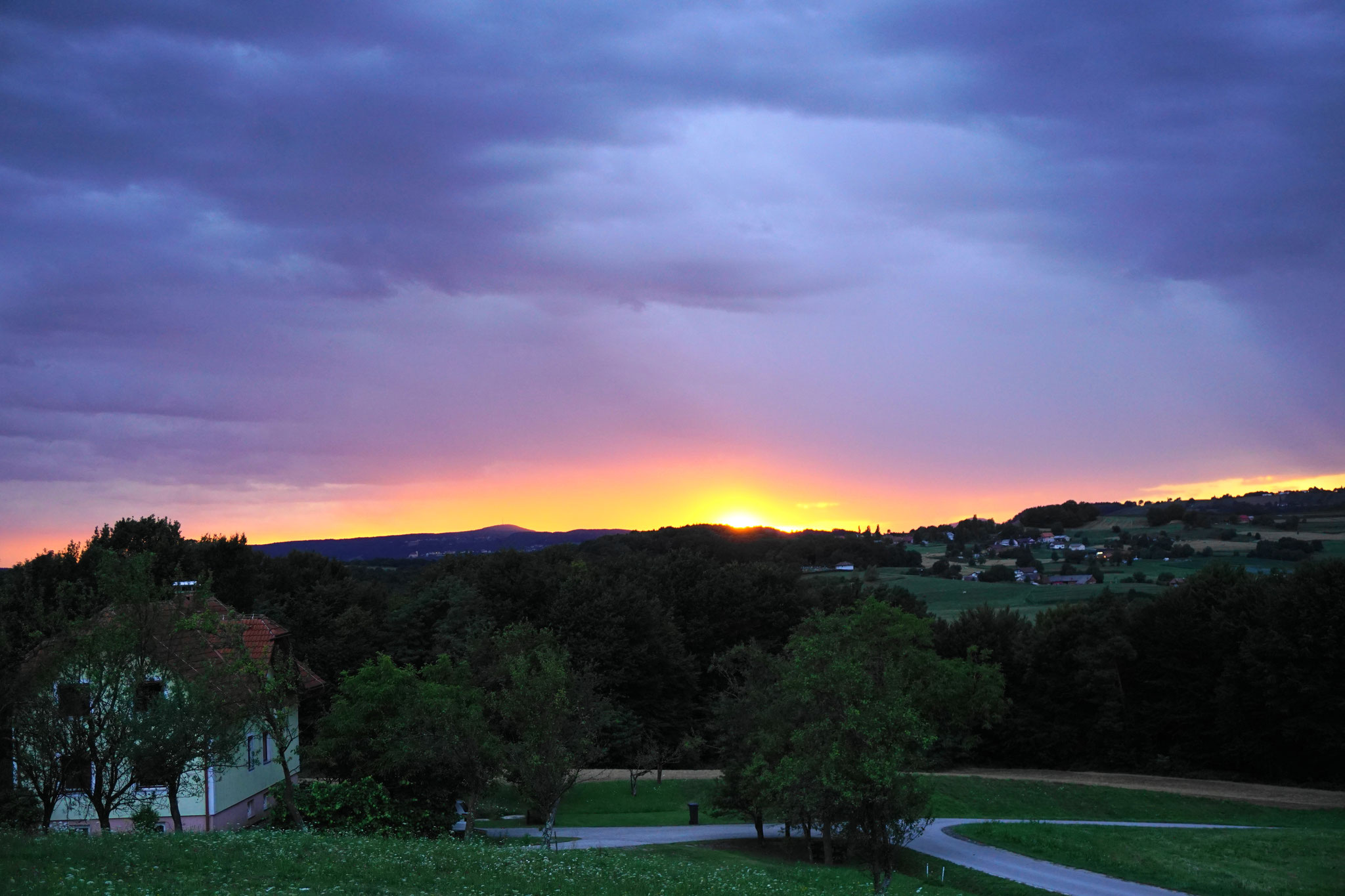 Blick von Slowenien nach St. Anna am Aigen