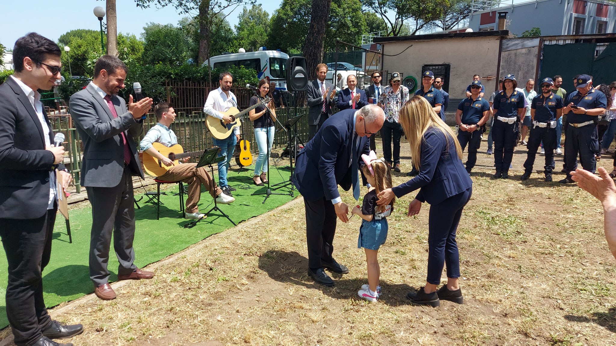 Il sindaco Gualtieri con Suemy Feliziani e Maria Laura Pruna William School Music