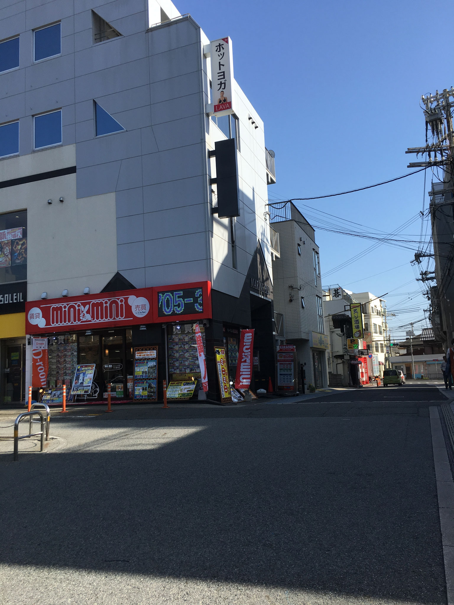 ②西口改札を出て左（海側　２号線）へ