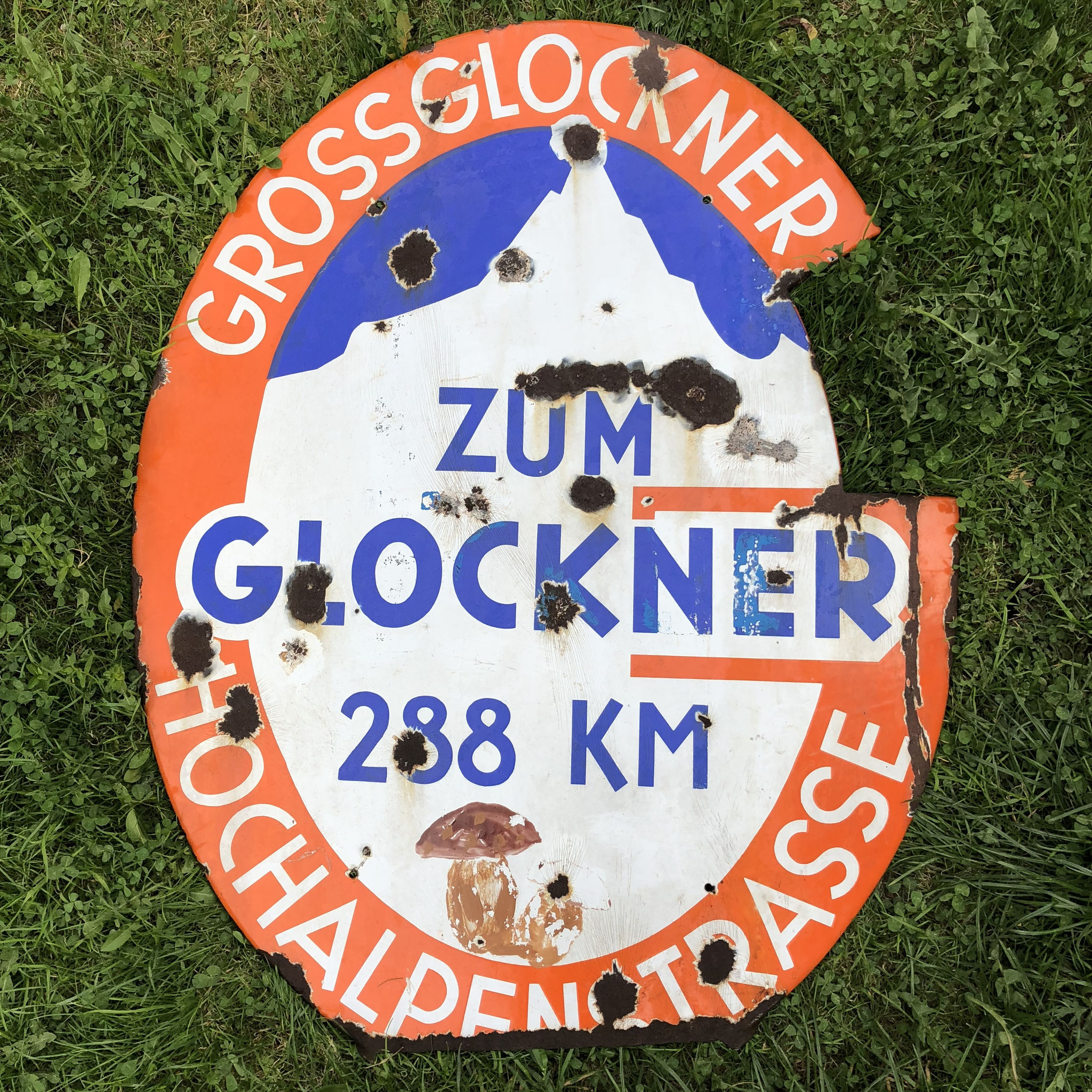 Historisches Verkehrsschild Großglockner Hochalpenstraße