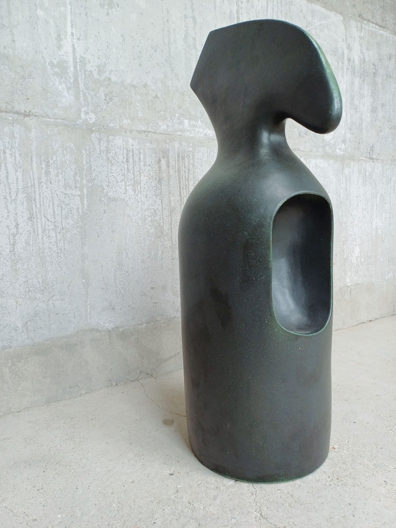 le Crochet, grès émaillé, cuisson oxydante 1280 °C, H. 78 cm, L. 25 cm, P. 29 cm