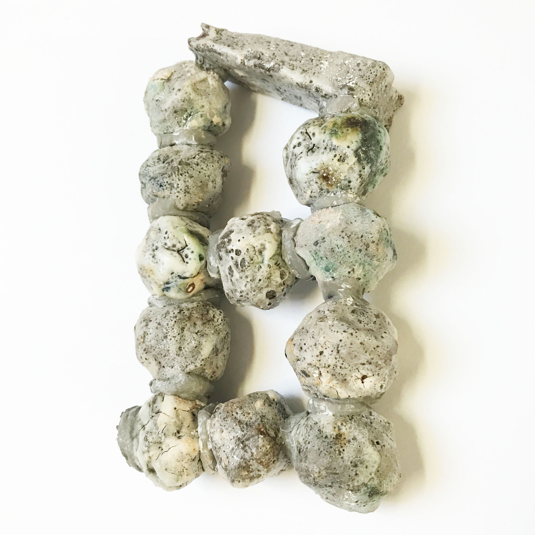 Ossature, 10X17,5X3 cm, faïence, cuisson oxydation