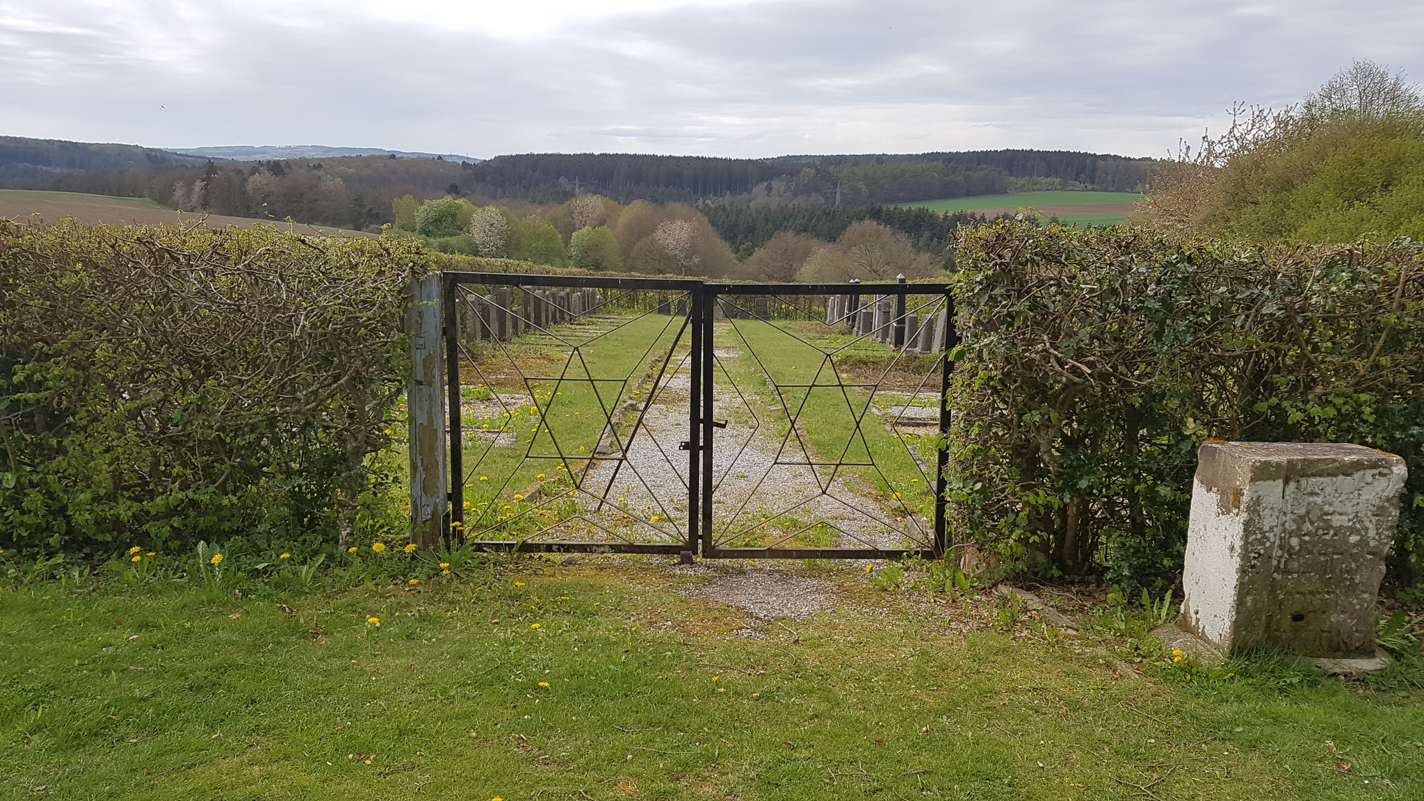 Tor zum jüdischen Friedhof in Laufersweiler (Quelle:  Synagoge Laufersweiler)