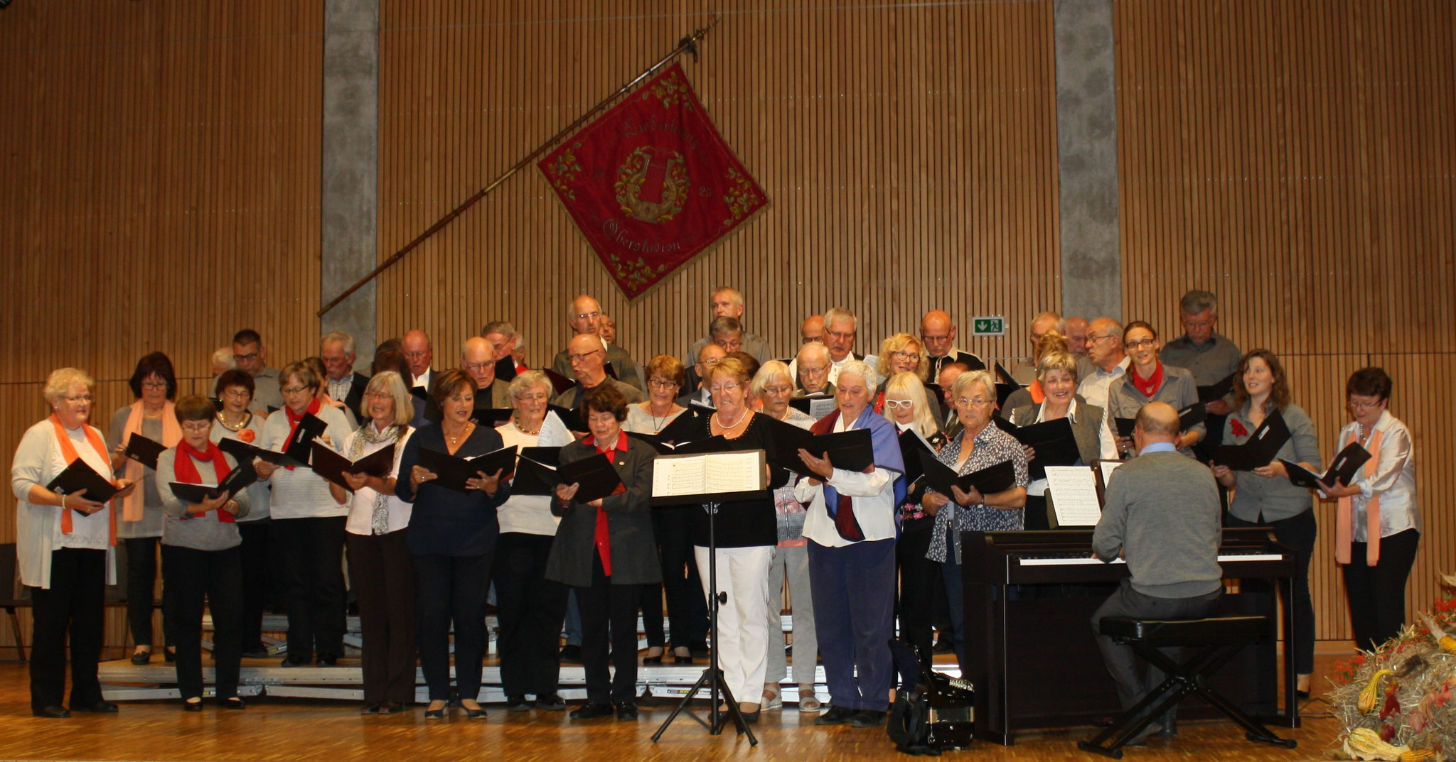 Gemeinschaftschor "Liedertafel Ehingen" mit "Liederkranz Kirchen" mit Ihr von morgen
