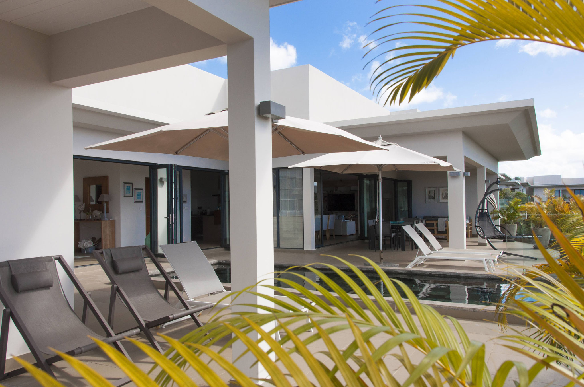 RESALE EXCEPTIONAL PROPERTY SEA VIEW IN THE WORLD - PENTHOUSE IRS AZURI IN MAURITIUS ISLAND By JINVESTY