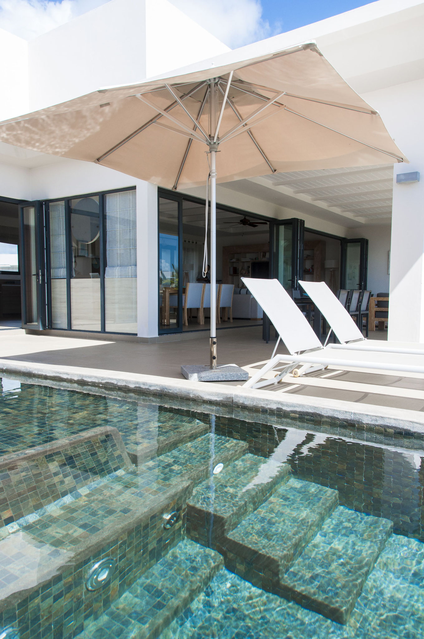 RESALE EXCEPTIONAL PROPERTY SEA VIEW IN THE WORLD - PENTHOUSE IRS AZURI IN MAURITIUS ISLAND By JINVESTY