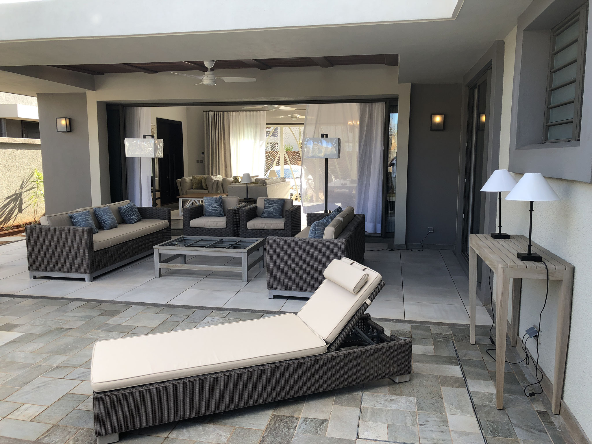 ILE MAURICE : REVENTE  JINVESTY RES ROYAL PARK VILLA 3 CHAMBRES ILE MAURICE ACHEVEE et LIVREE, MEUBLEE 2017 et 2018, PERMIS de RESIDENCE,  DEFISCALISATION