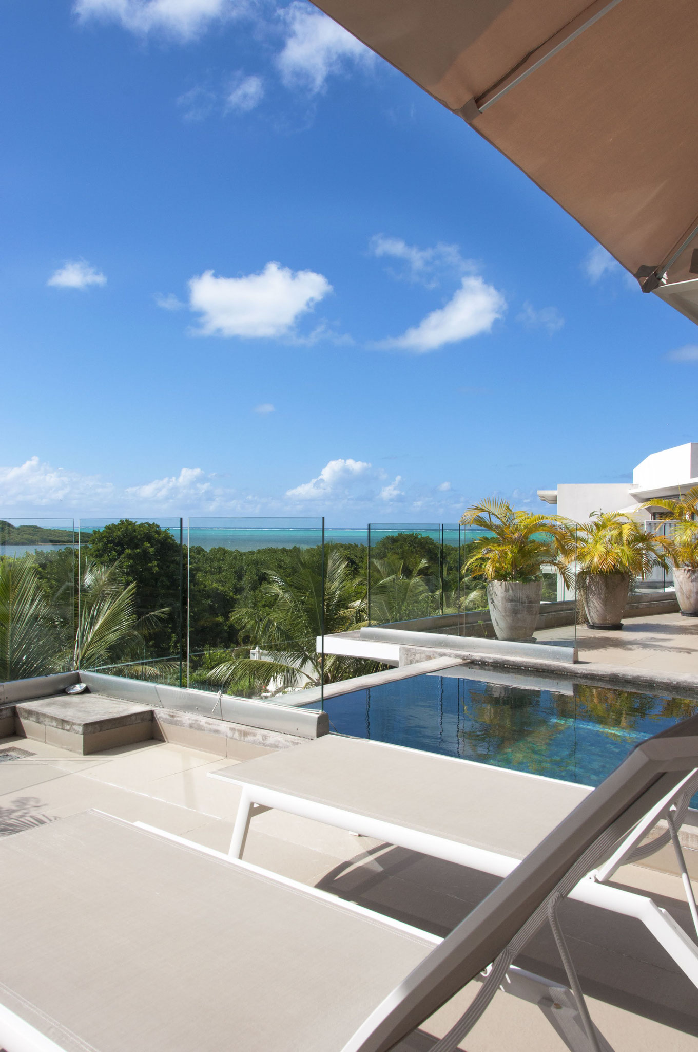 EXCEPTIONNEL IMMOBILIER EN REVENTE PENTHOUSE VUE MER EN IRS A L'ILE MAURICE par JINVESTY