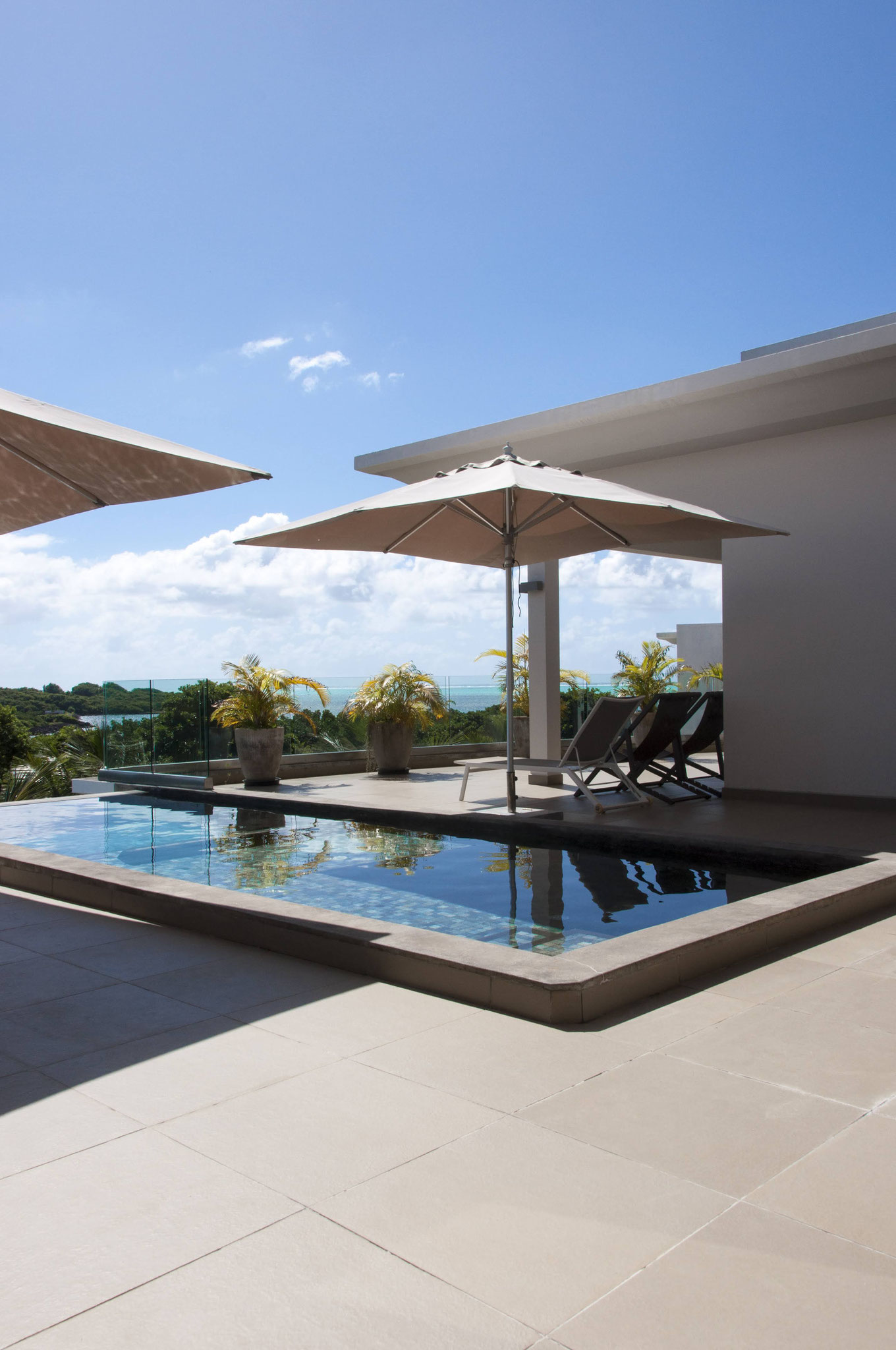 RESALE EXCEPTIONAL LUXURY PROPERTY SEA VIEW IN THE WORLD - PENTHOUSE IRS AZURI IN MAURITIUS ISLAND By JINVESTY
