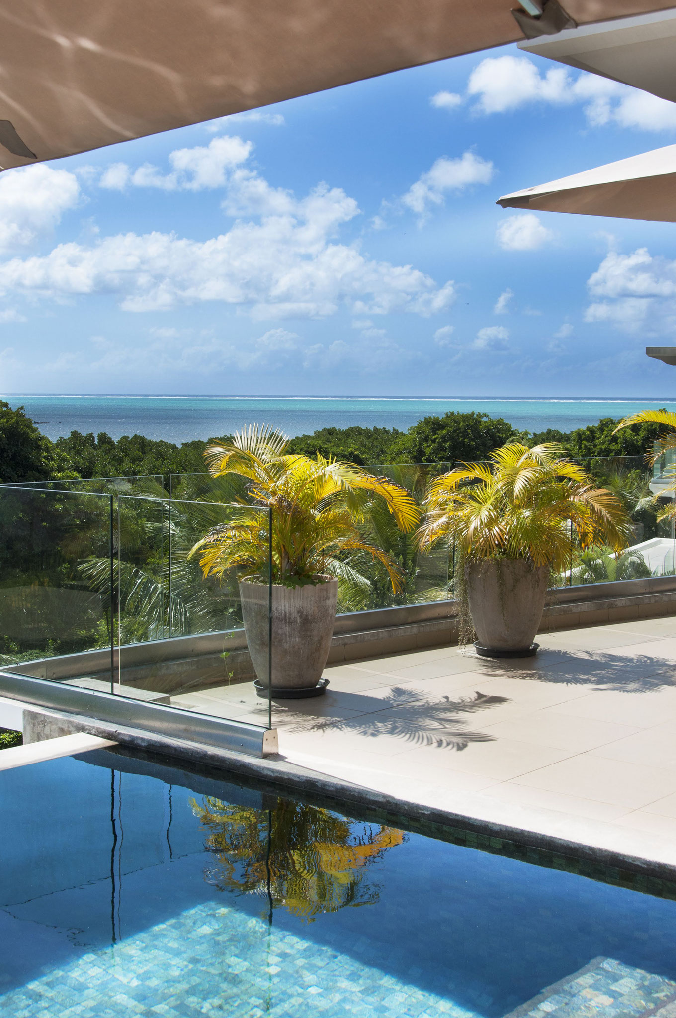 RESALE EXCEPTIONAL PROPERTY SEA VIEW IN THE WORLD - PENTHOUSE IRS AZURI IN MAURITIUS ISLAND By JINVESTY