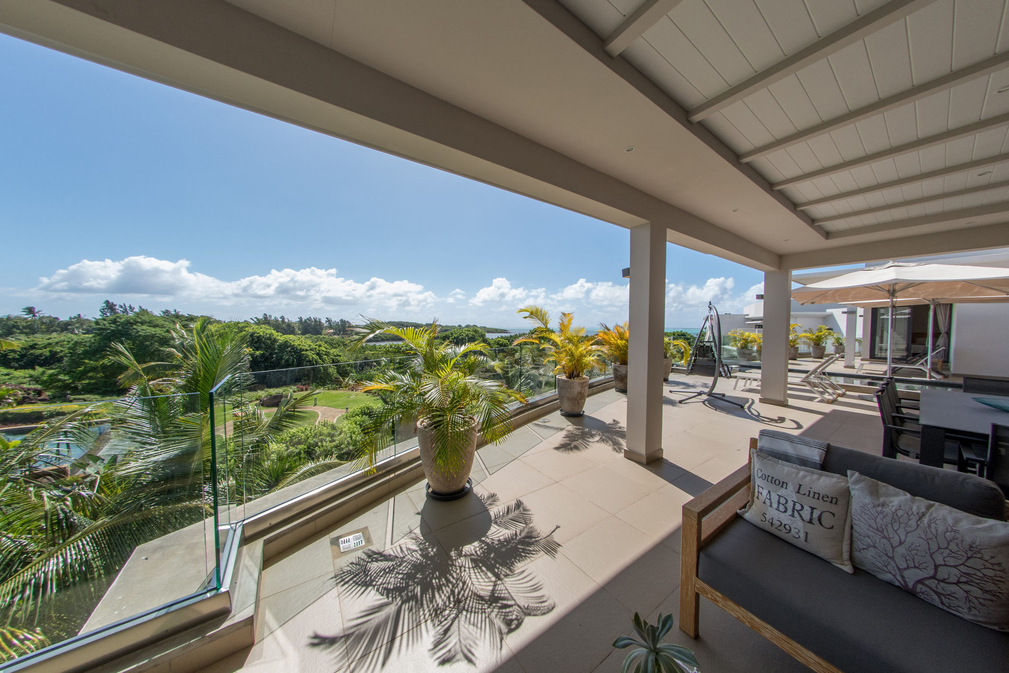 RESALE EXCEPTIONAL PROPERTY SEA VIEW IN THE WORLD - PENTHOUSE IRS AZURI IN MAURITIUS ISLAND By JINVESTY