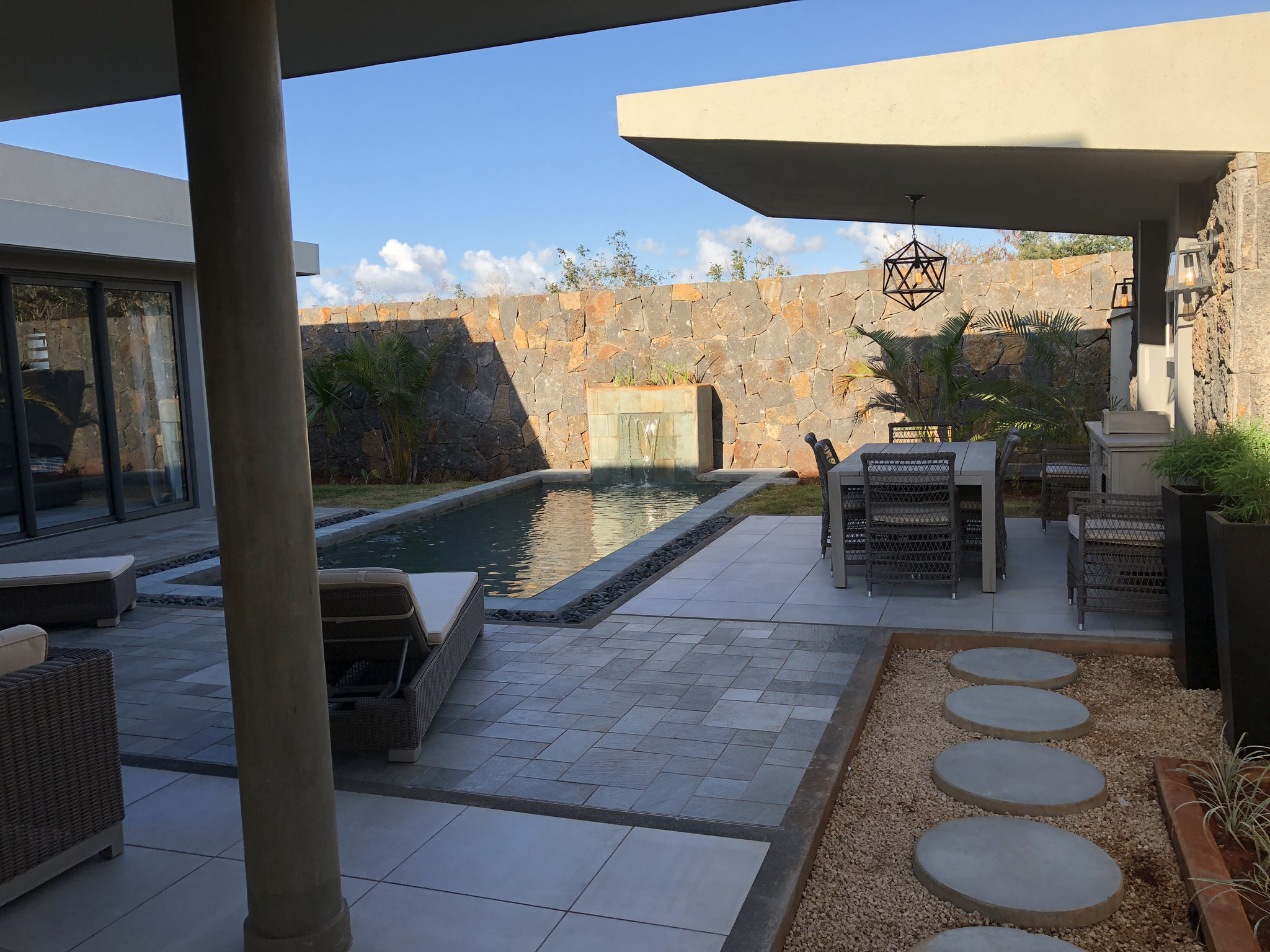 ILE MAURICE : REVENTE JINVESTY RES ROYAL PARK VILLA 3 CHAMBRES ILE MAURICE ACHEVEE et LIVREE, MEUBLEE 2017 et 2018, PERMIS de RESIDENCE,  DEFISCALISATION