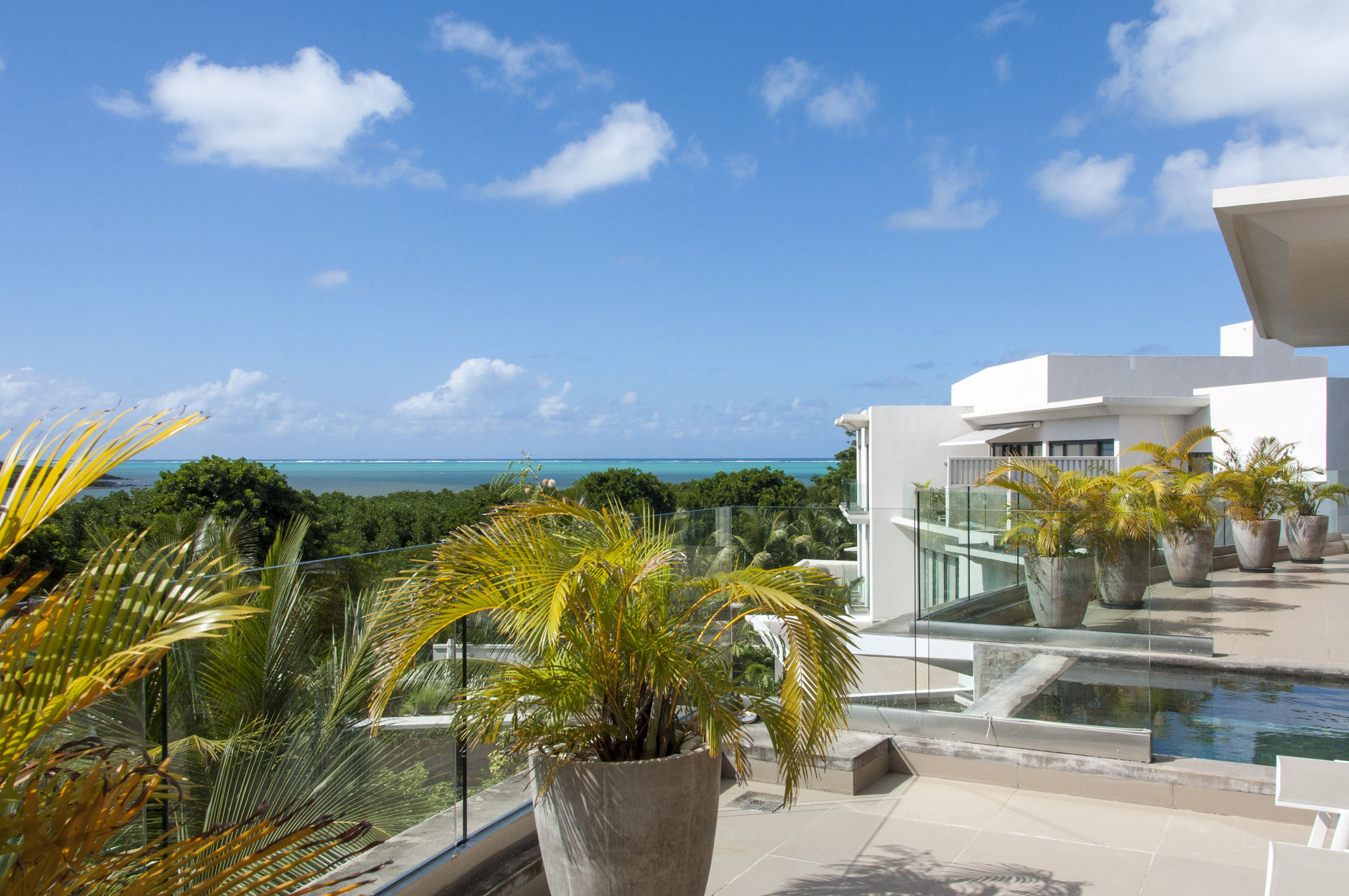 RESALE EXCEPTIONAL PROPERTY SEA VIEW IN THE WORLD - PENTHOUSE IRS AZURI IN MAURITIUS ISLAND By JINVESTY