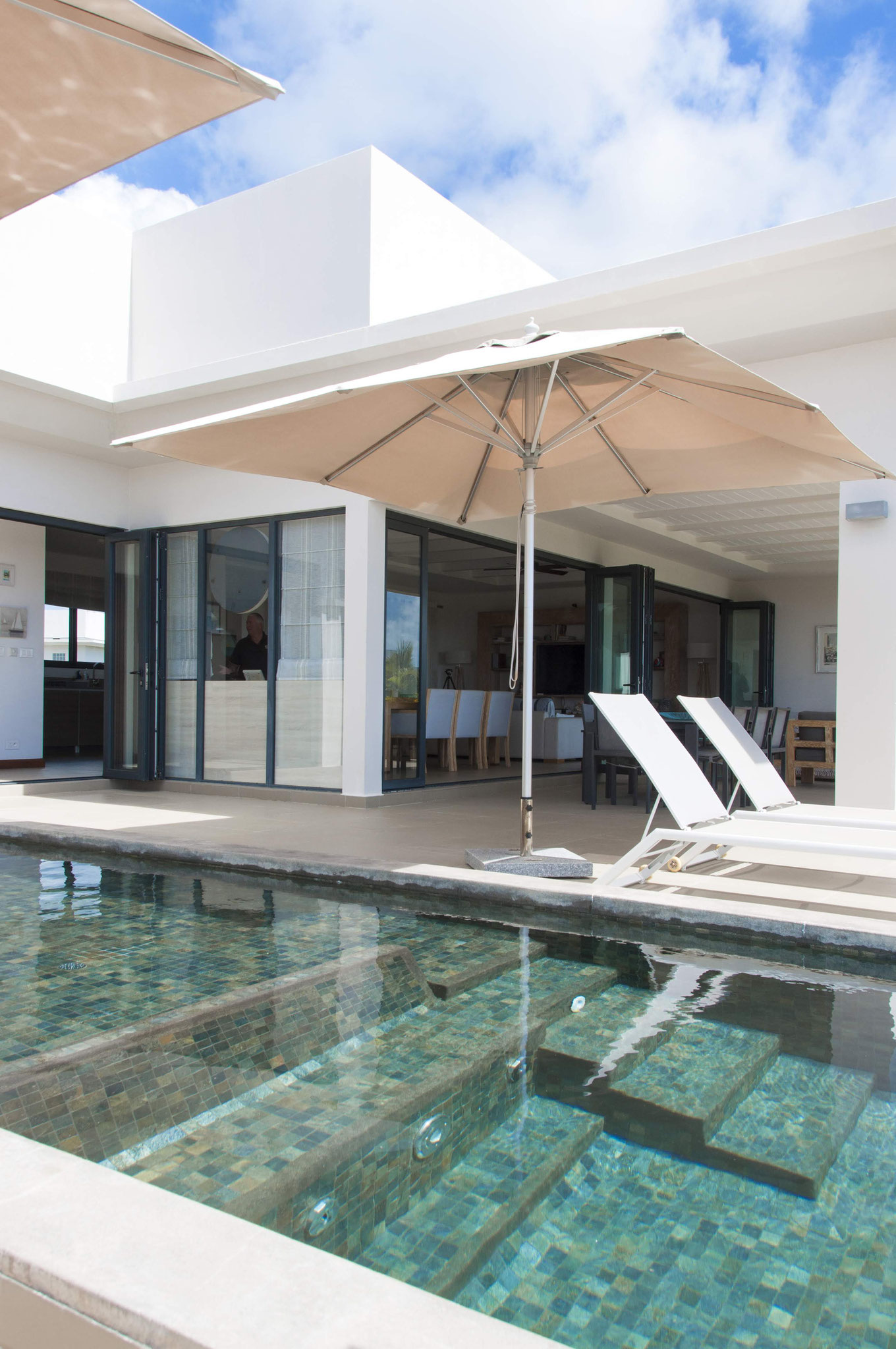 EXCEPTIONNEL IMMOBILIER EN REVENTE PENTHOUSE VUE MER EN IRS A L'ILE MAURICE par JINVESTY