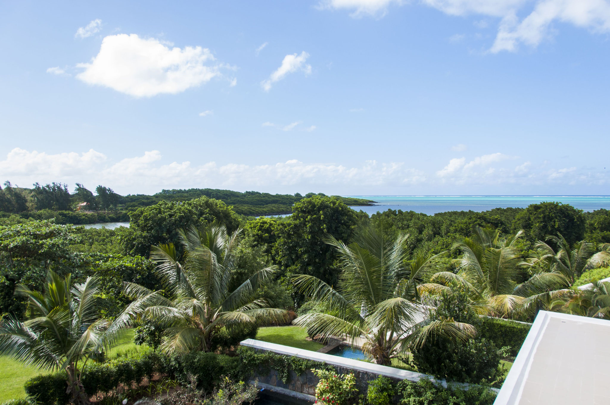 RESALE EXCEPTIONAL PROPERTY SEA VIEW IN THE WORLD - PENTHOUSE IRS AZURI IN MAURITIUS ISLAND By JINVESTY