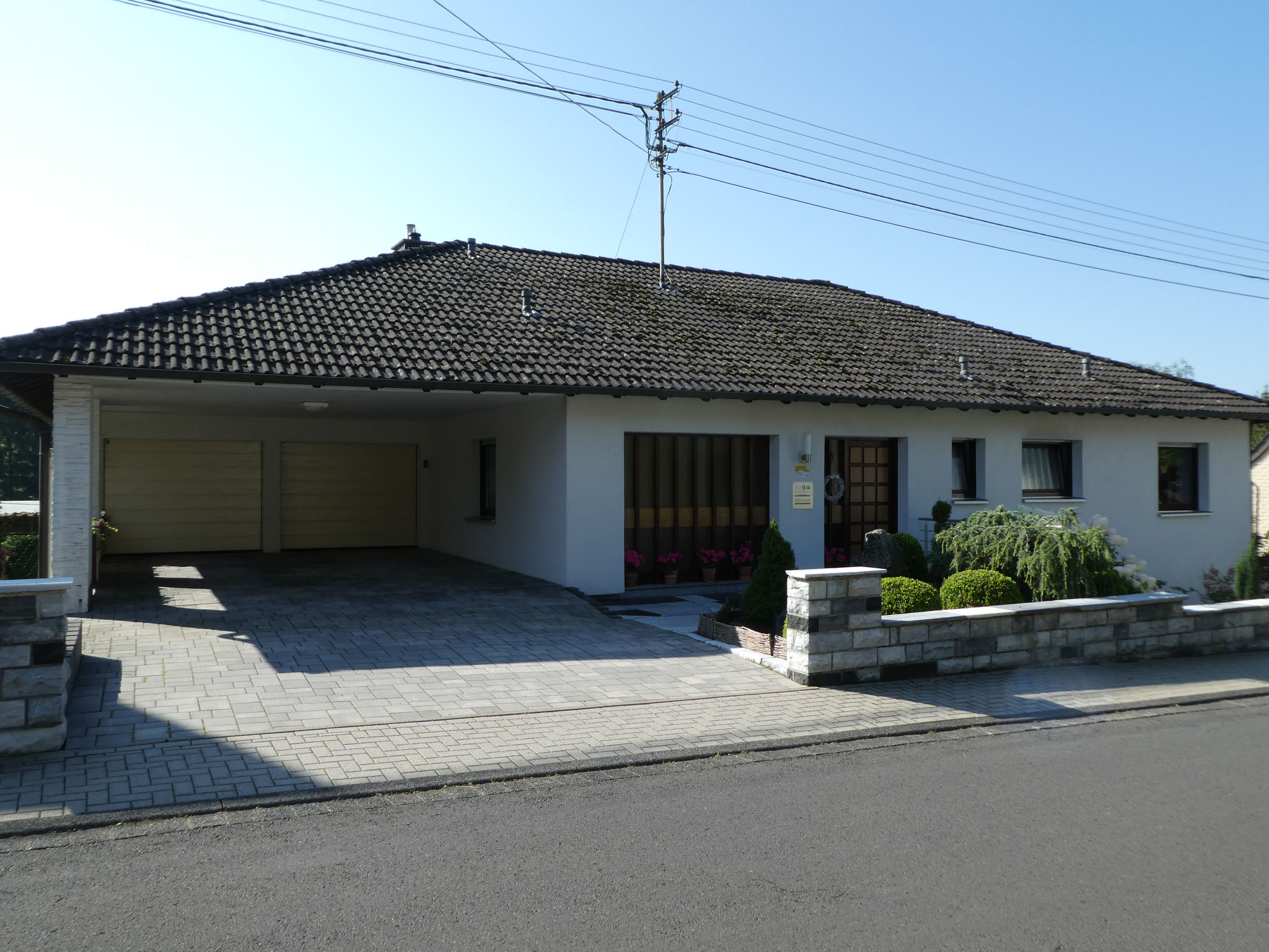 Hausansicht Straßenseite