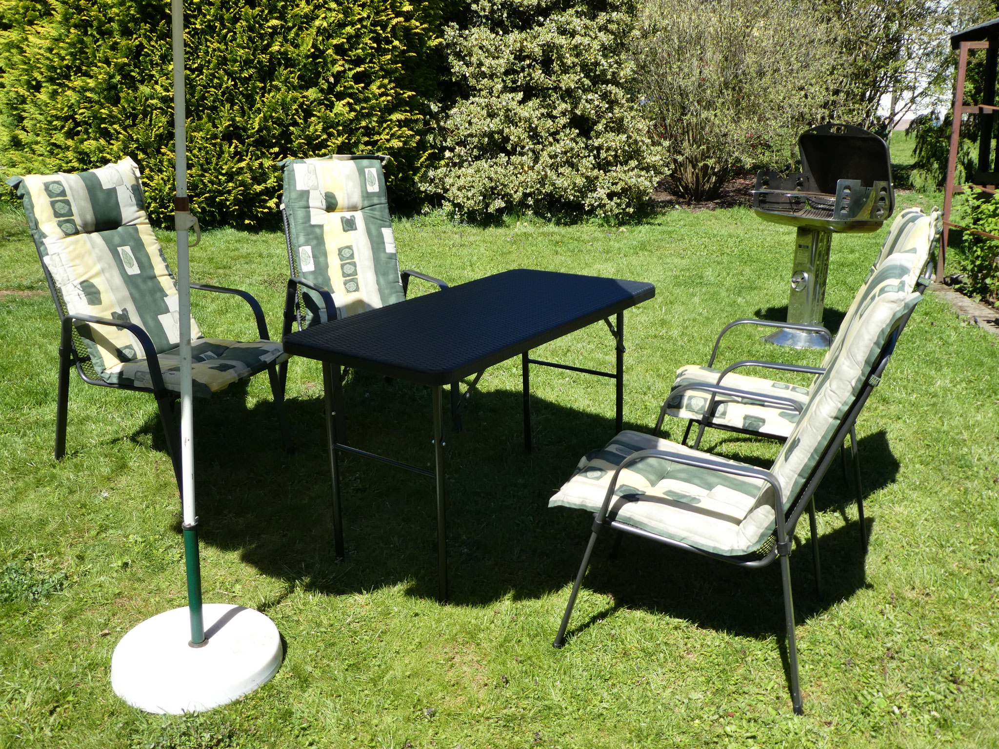 Sitz- und Grillplatz im Garten