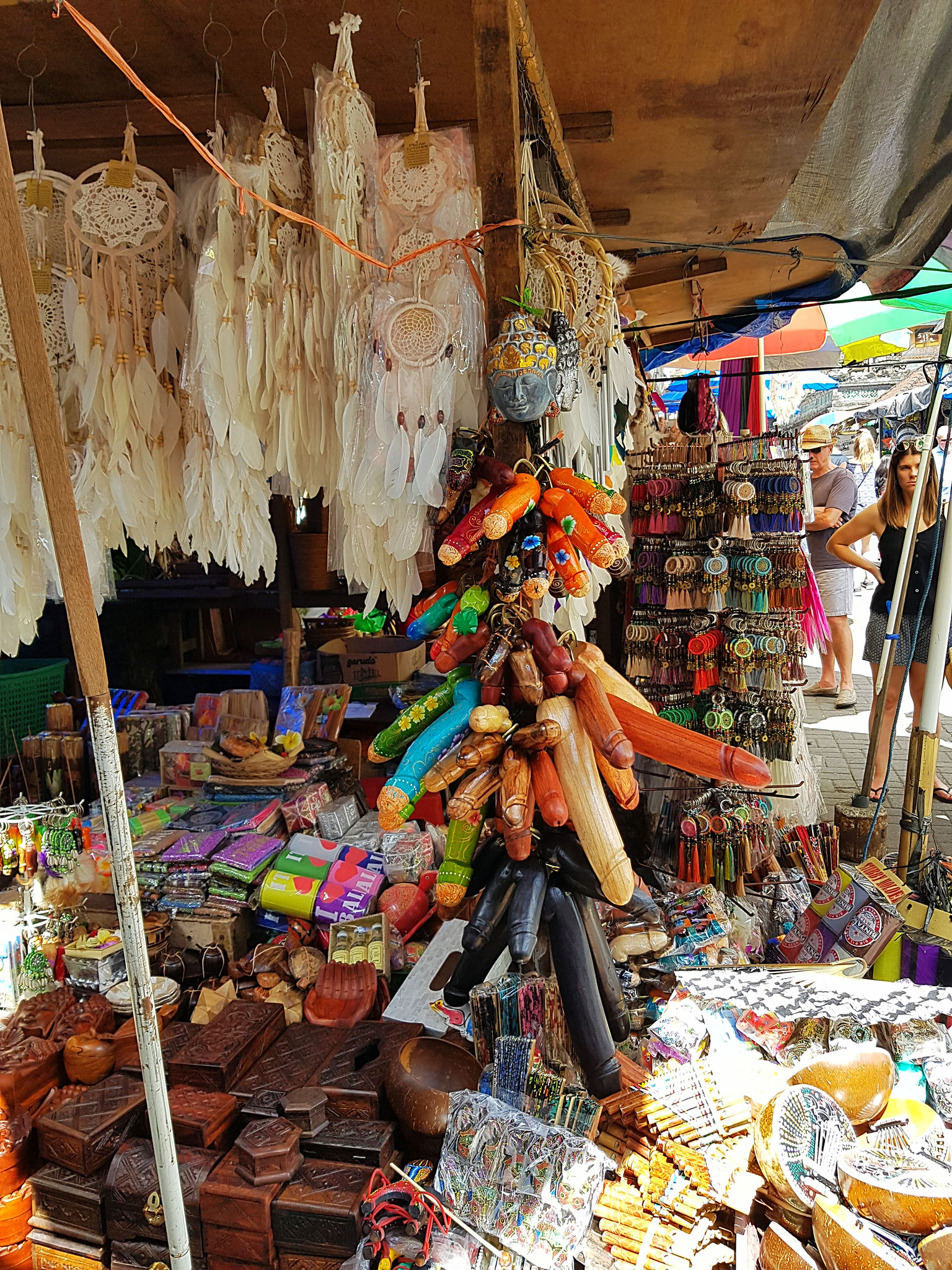 Die Souvenirs des Marktes von Ubud