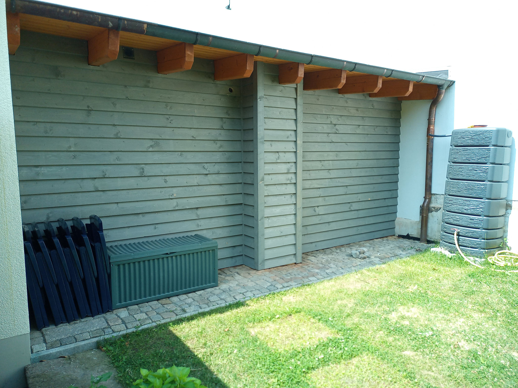 Wandverkleidung, Stulpschalung, grau lasiert