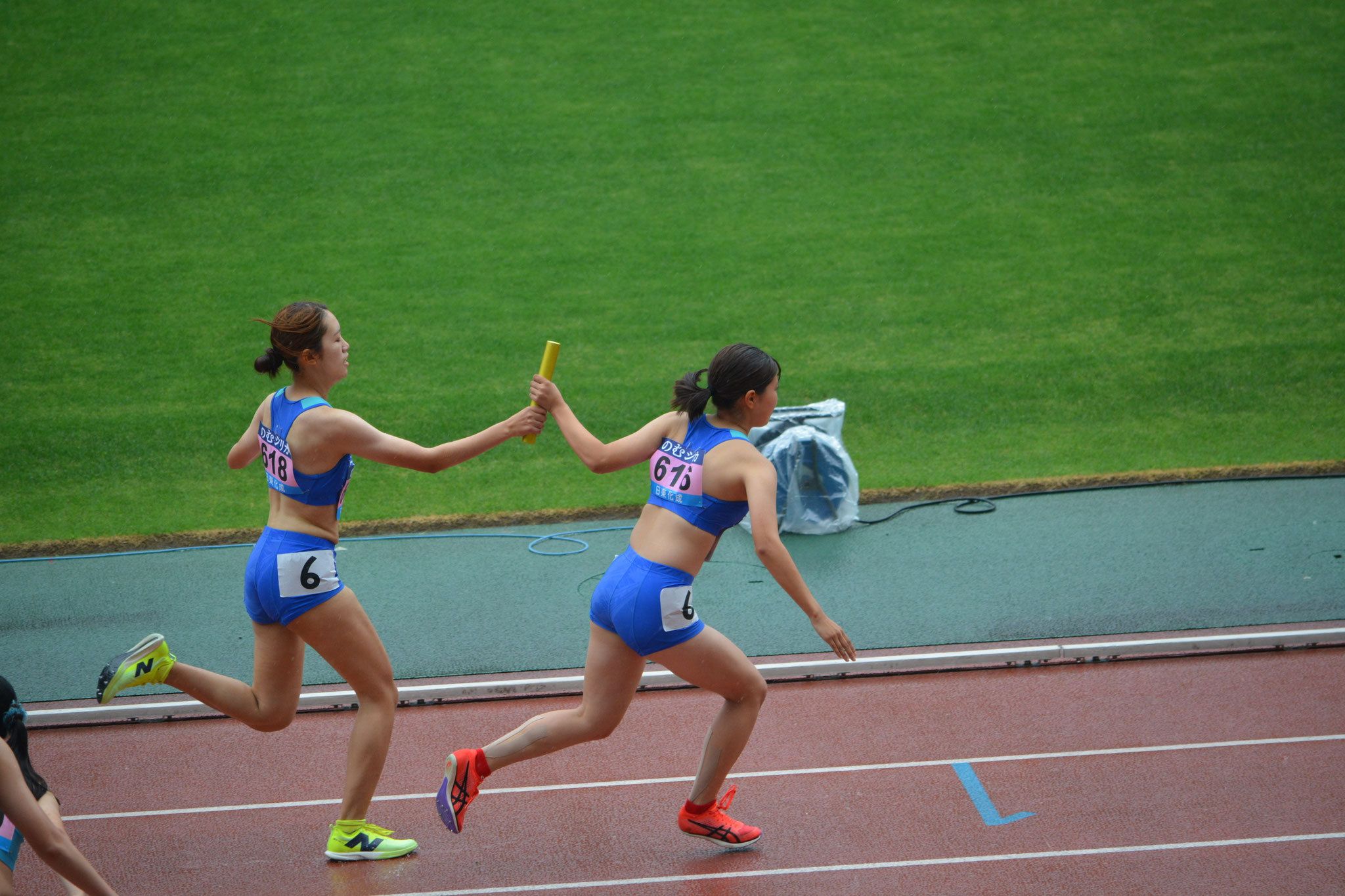 女子4×400mR(片岡・水野)