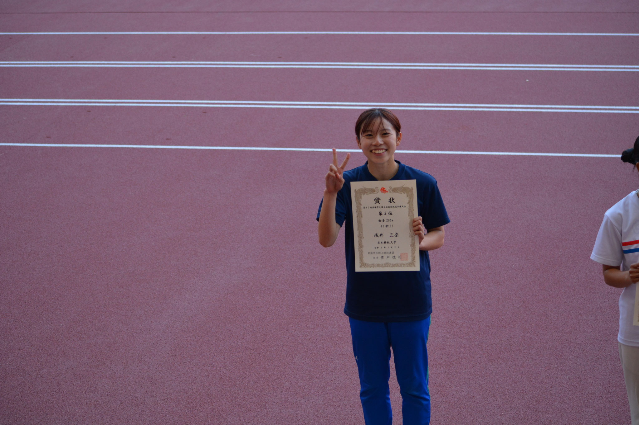 浅井三奈(100m/200m)