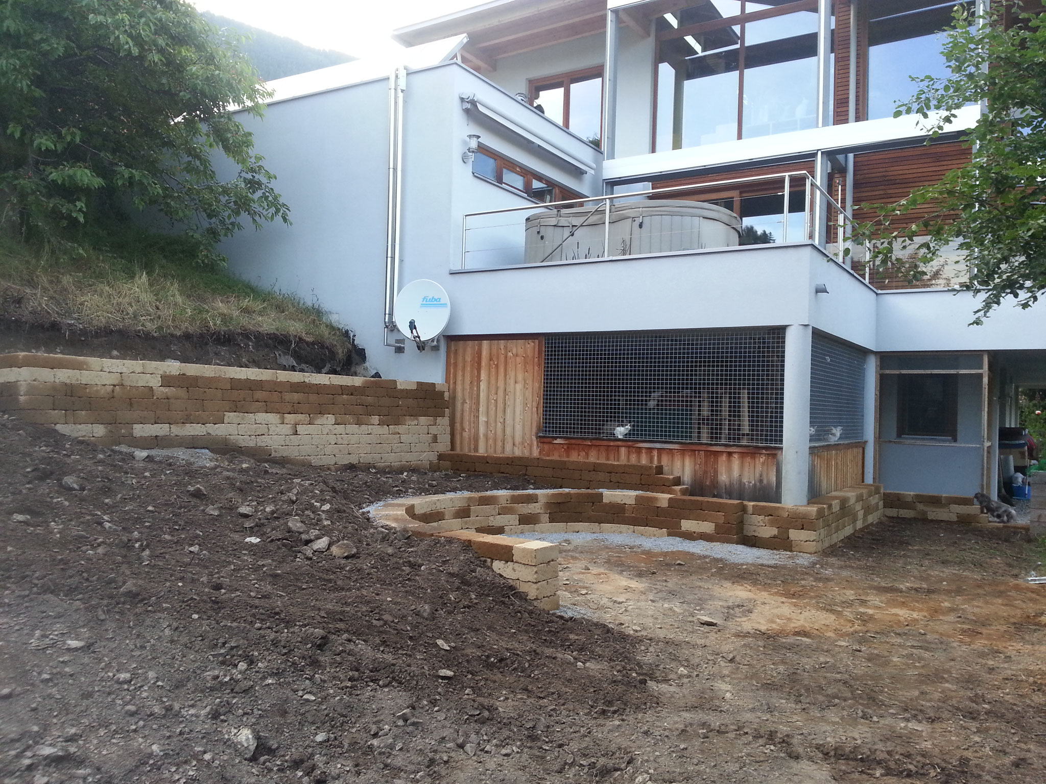 Juli 2014 Außenanlage Baubeginn für Grüngehege