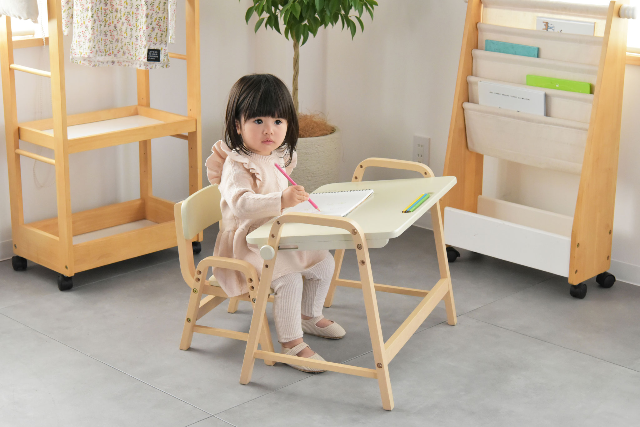 キッズデスク&チェアセット - 子ども用家具Kidzoo(キッズー)シリーズの