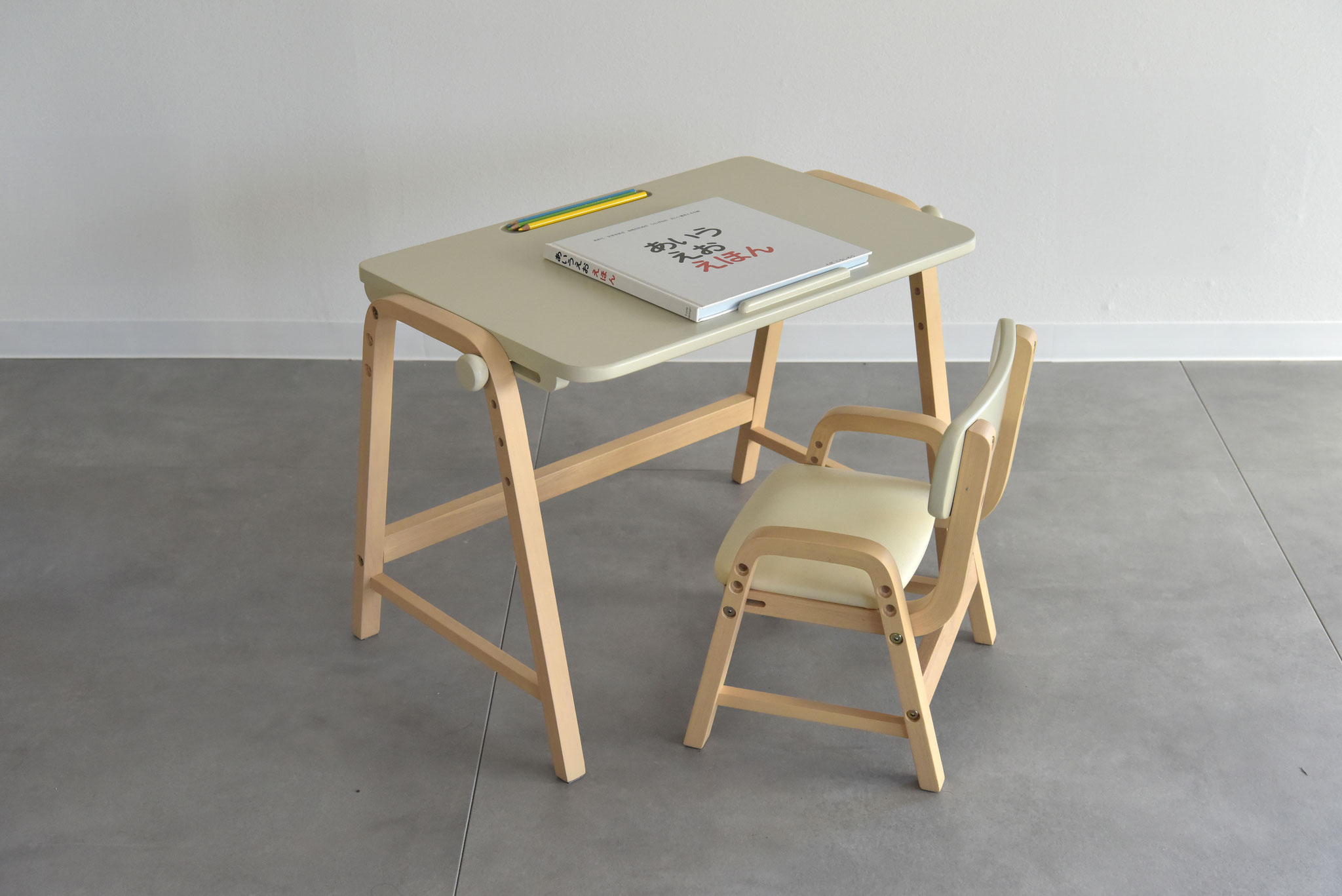 キッズデスク&チェアセット - 子ども用家具Kidzoo(キッズー)シリーズの