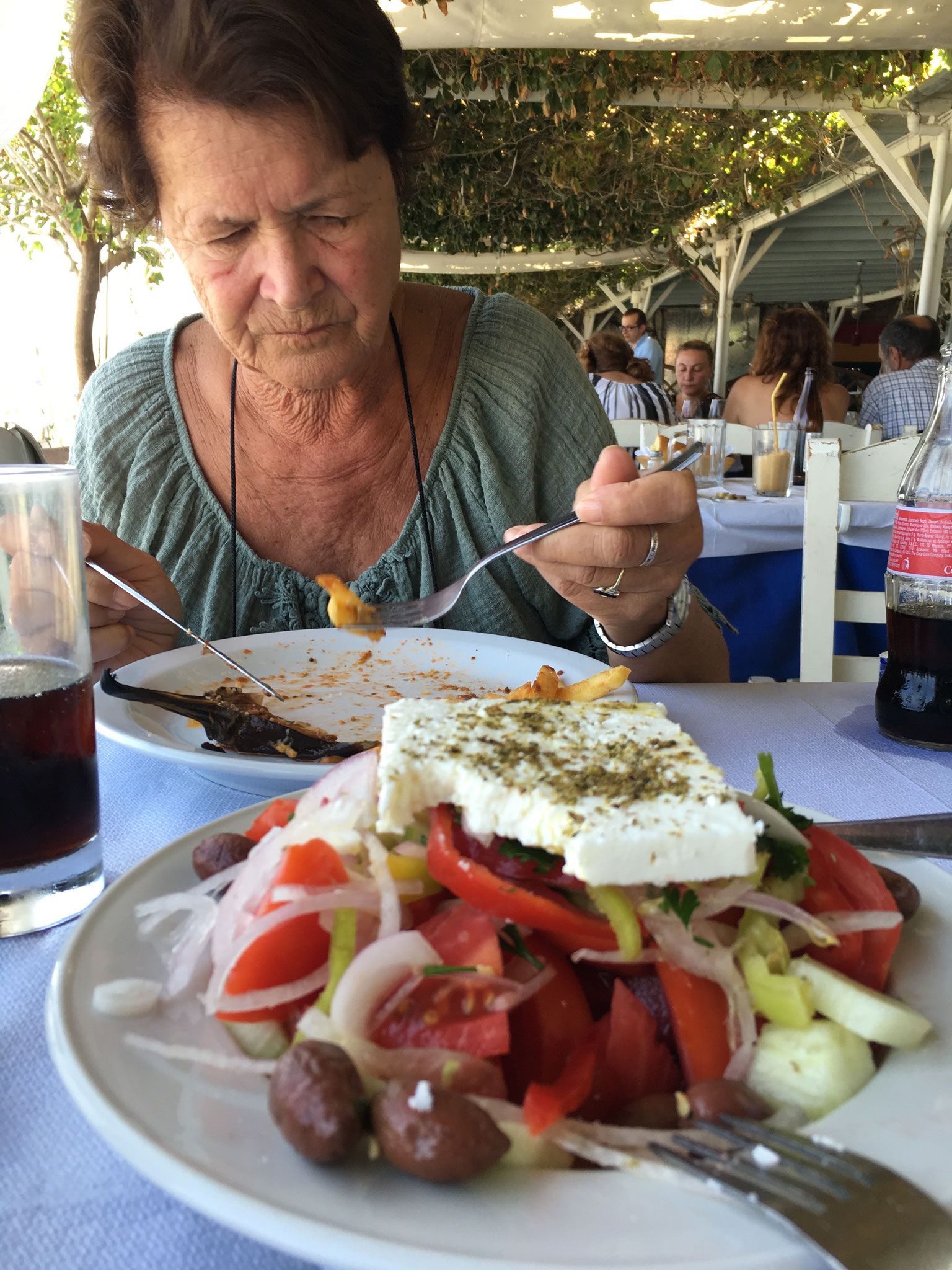 ...mit griechischem Salat