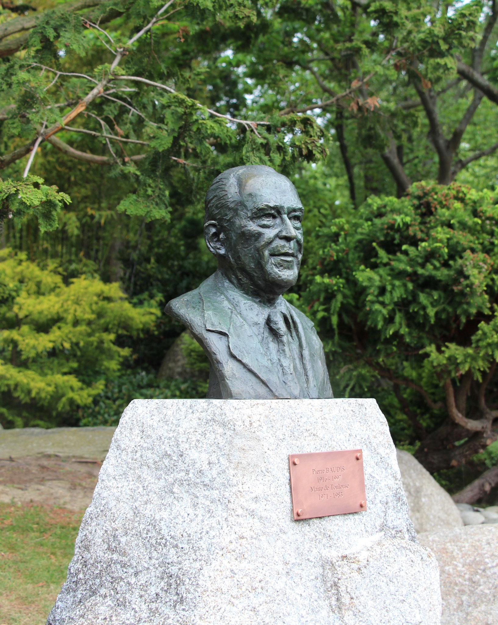 Buste Pierre Baudis, Jardin Japonais à Toulouse 