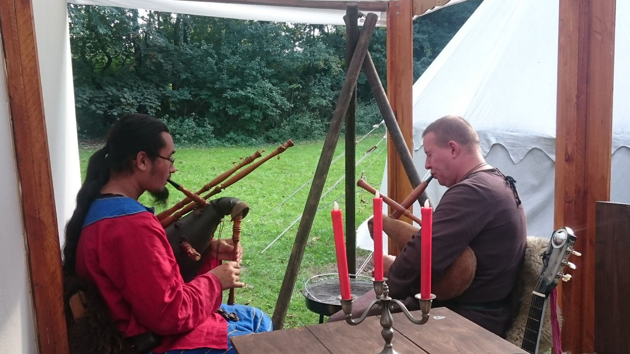 "Duddeln" am Zelt