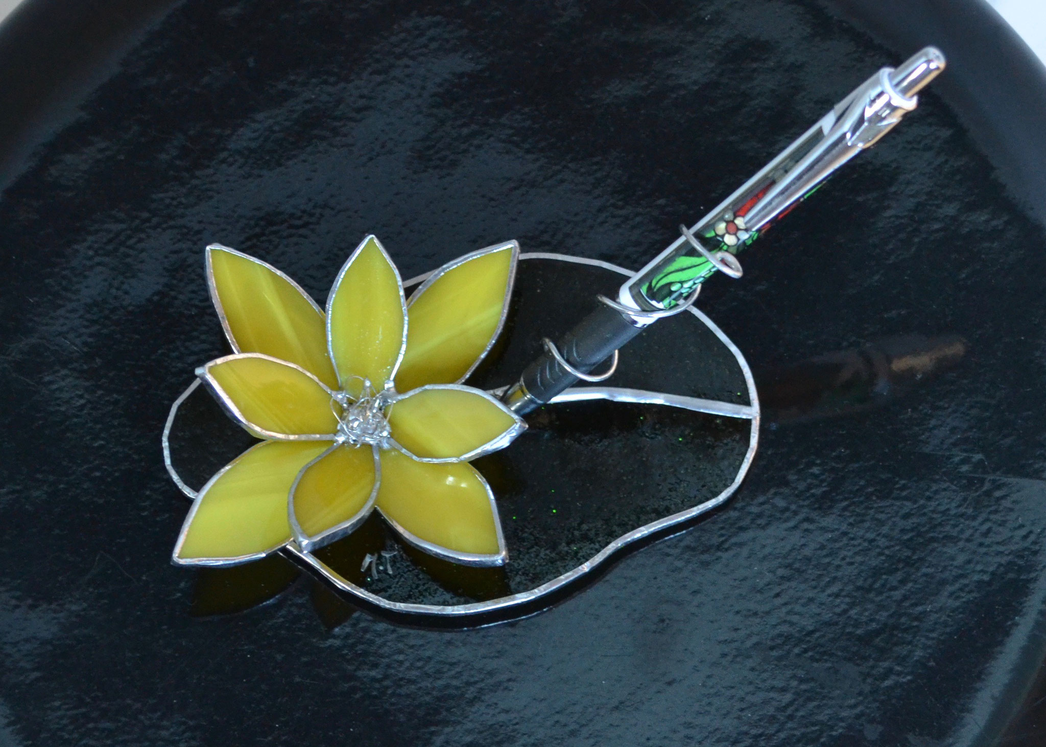 Porte-stylo fleur jaune en Tiffany