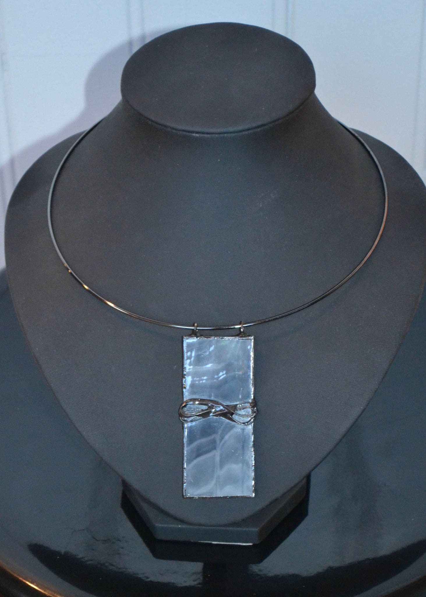  Pendentif Tiffany gris (7 x 3 cm) 20€  