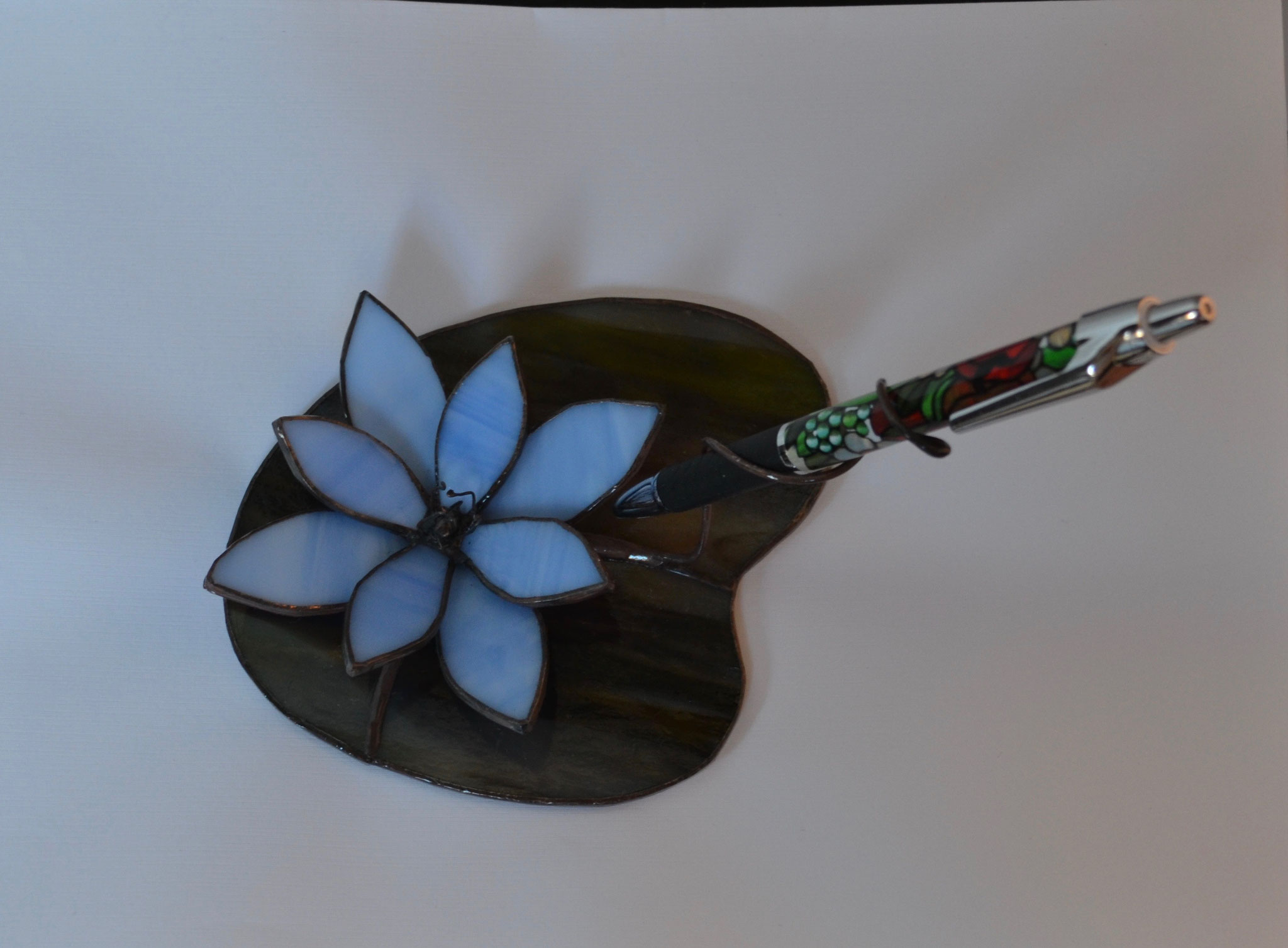 Porte stylo fleur bleue en Tiffany