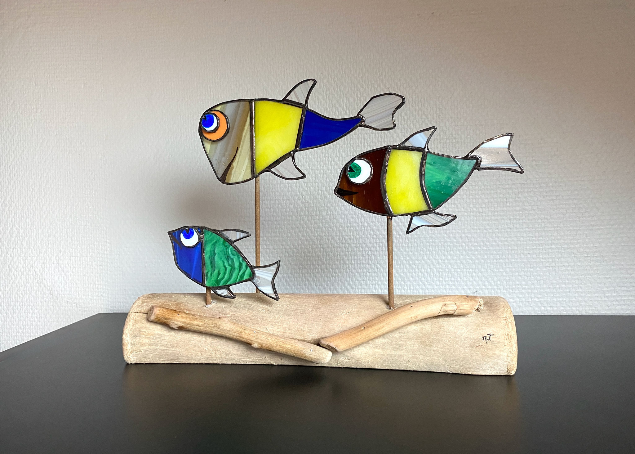 Vitrail Tiffany poissons socle bois (HT 23 Ht vitrail 17 L 30cm) 75€