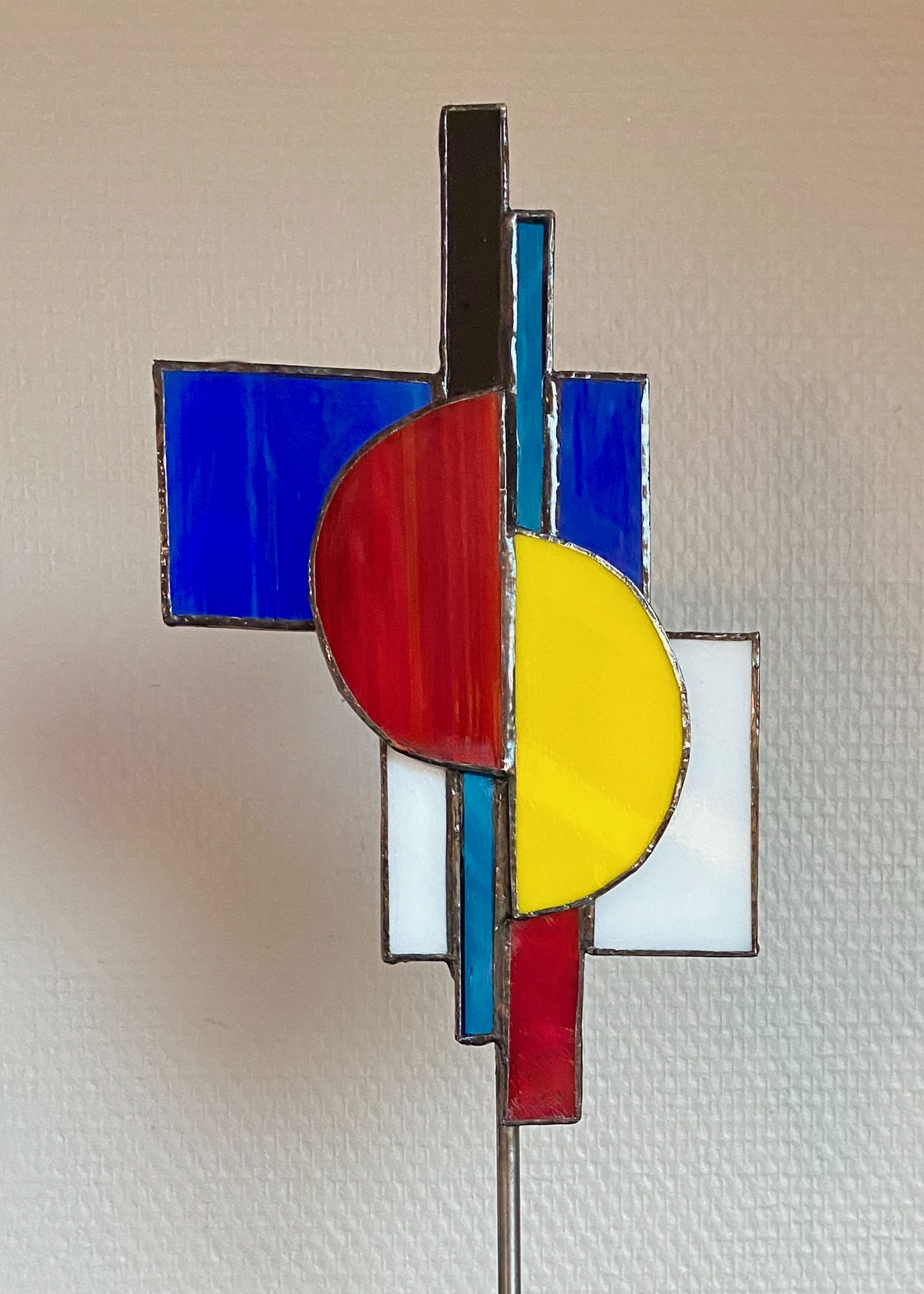 Vitrail Tiffany style Mondrian sur pied métal Détail