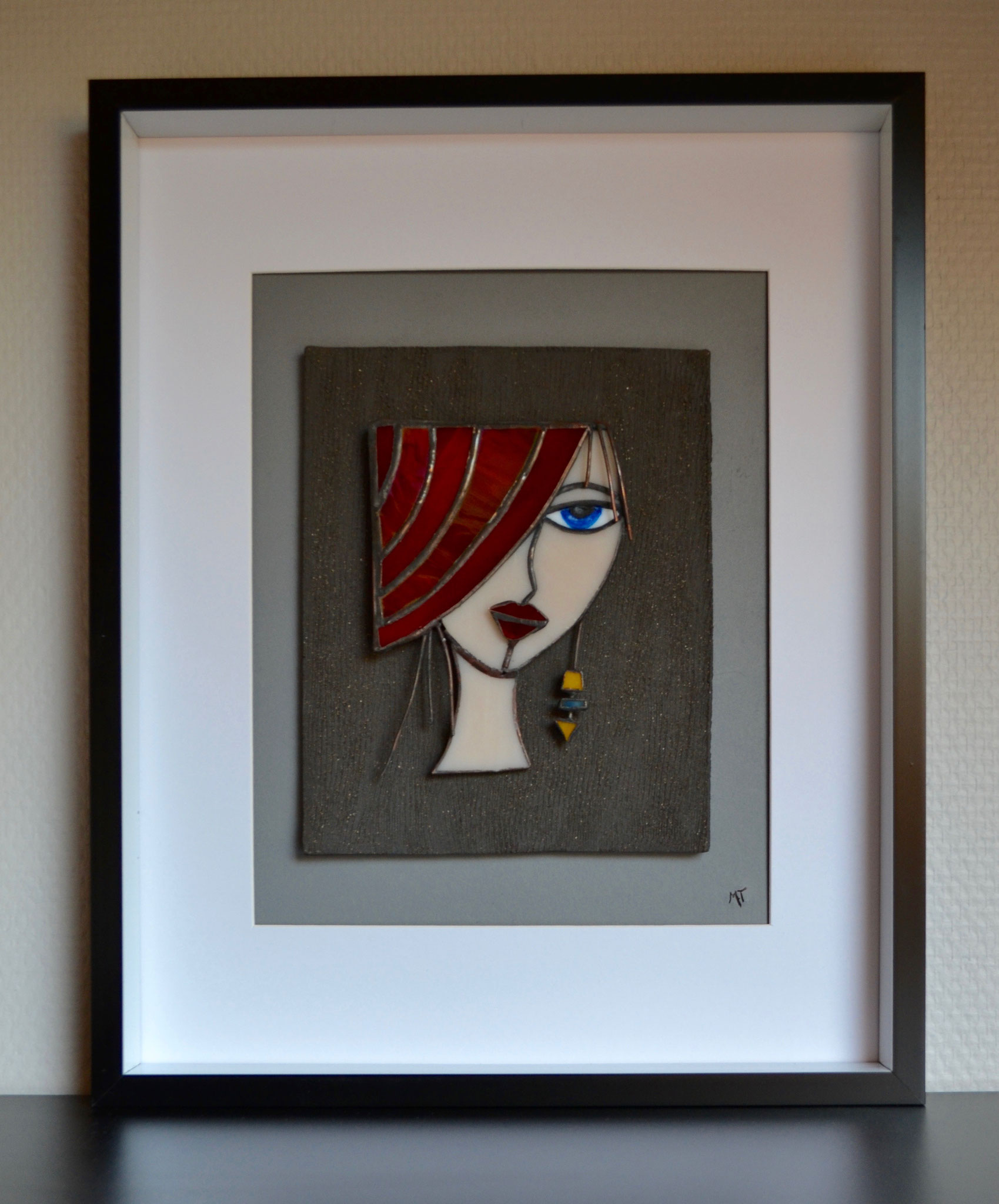 Tableau femme en Tiffany sur plaque grès
