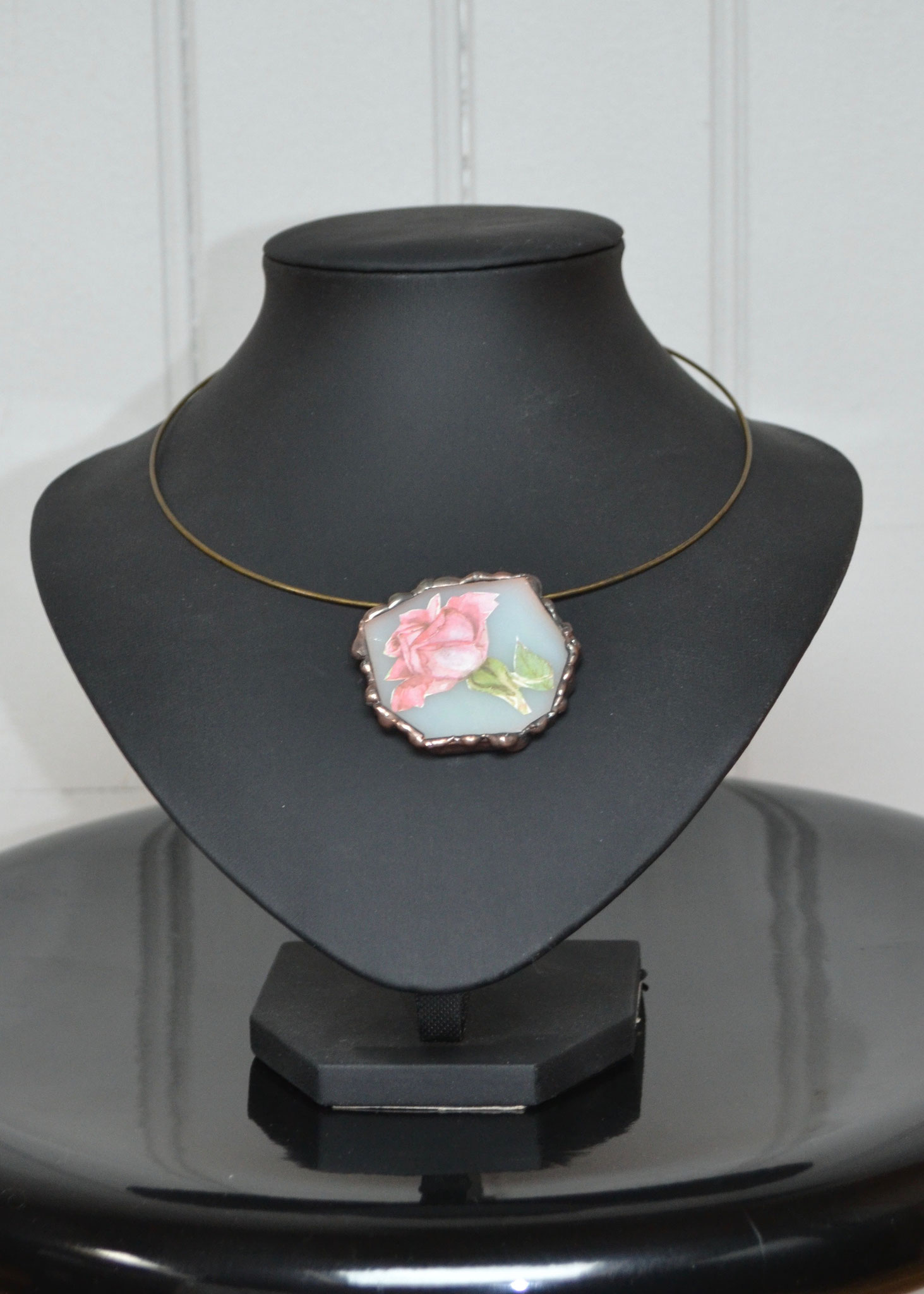 Pendentif Tiffany inclusion image rose (4,5 x 4,5 cm) 20€   