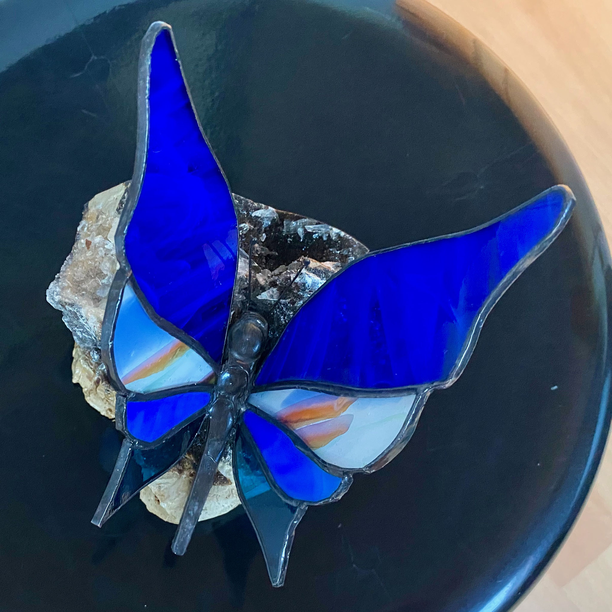 Papillon en Tiffany sur pierre  Vue de dessus