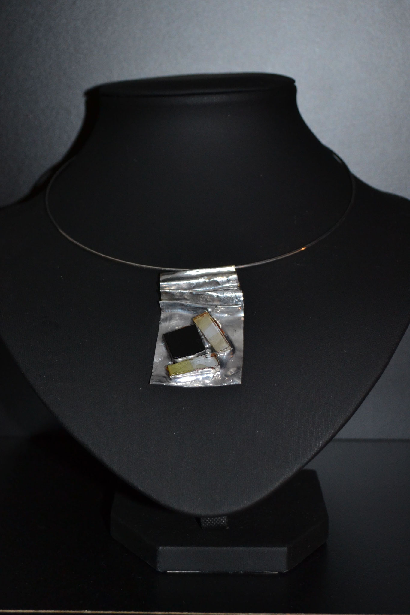 Pendentif métal et verre