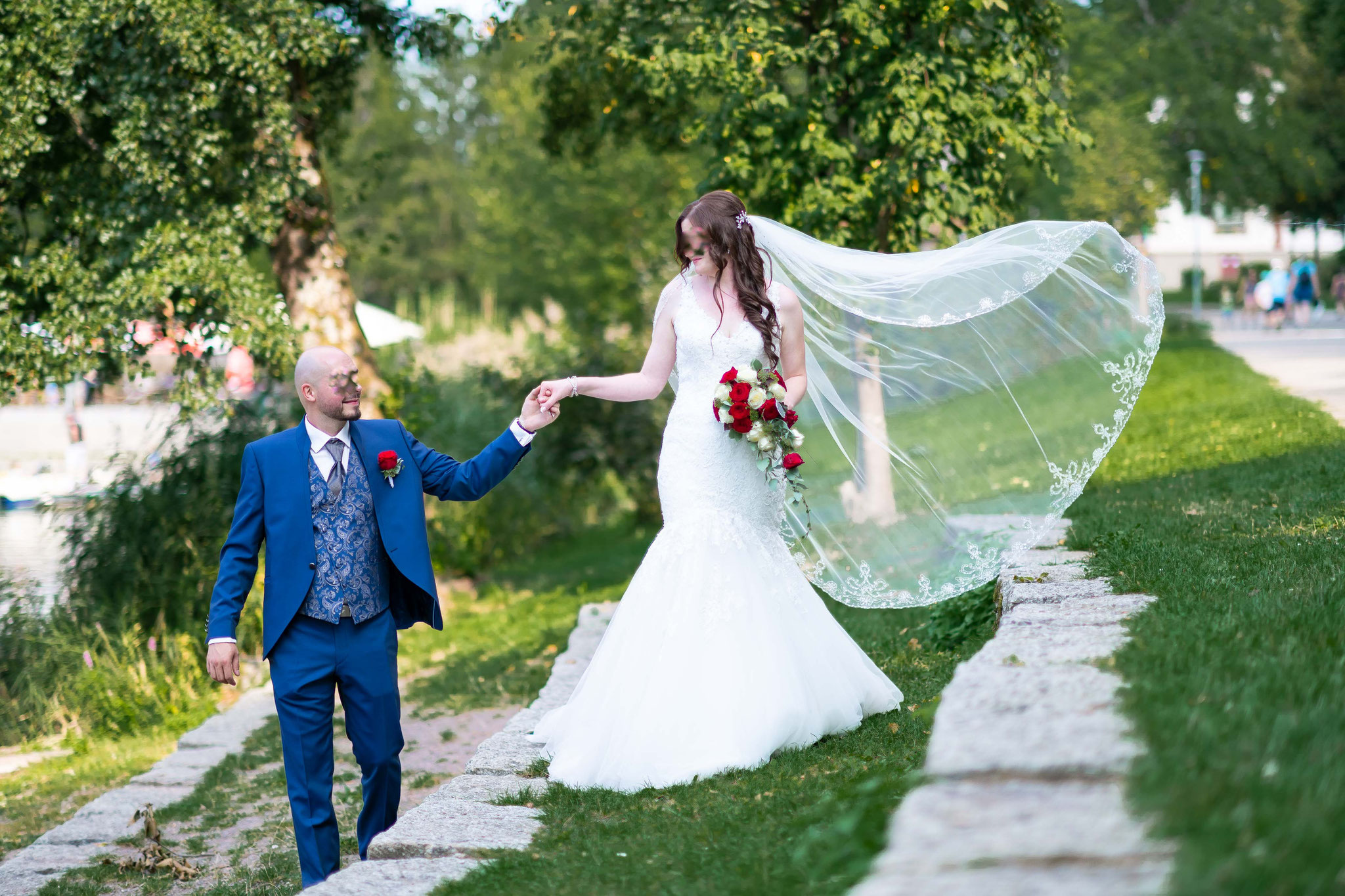 Hochzeitsfotograf für Brautpaar Shooting am Flückigersee in Freiburg im Breisgau