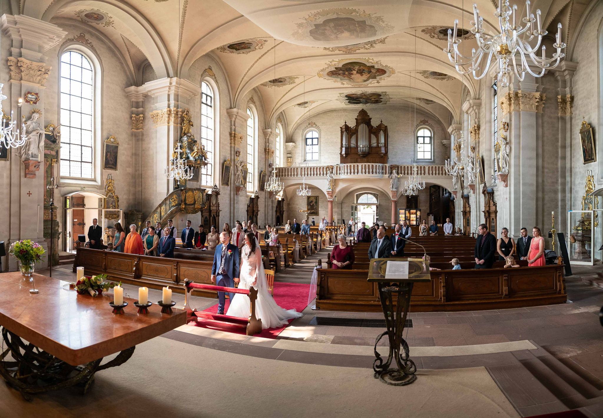 Kamerateam Kameramann Videograf und Hochzeitsfotograf für meine Hochzeit in Freiburg