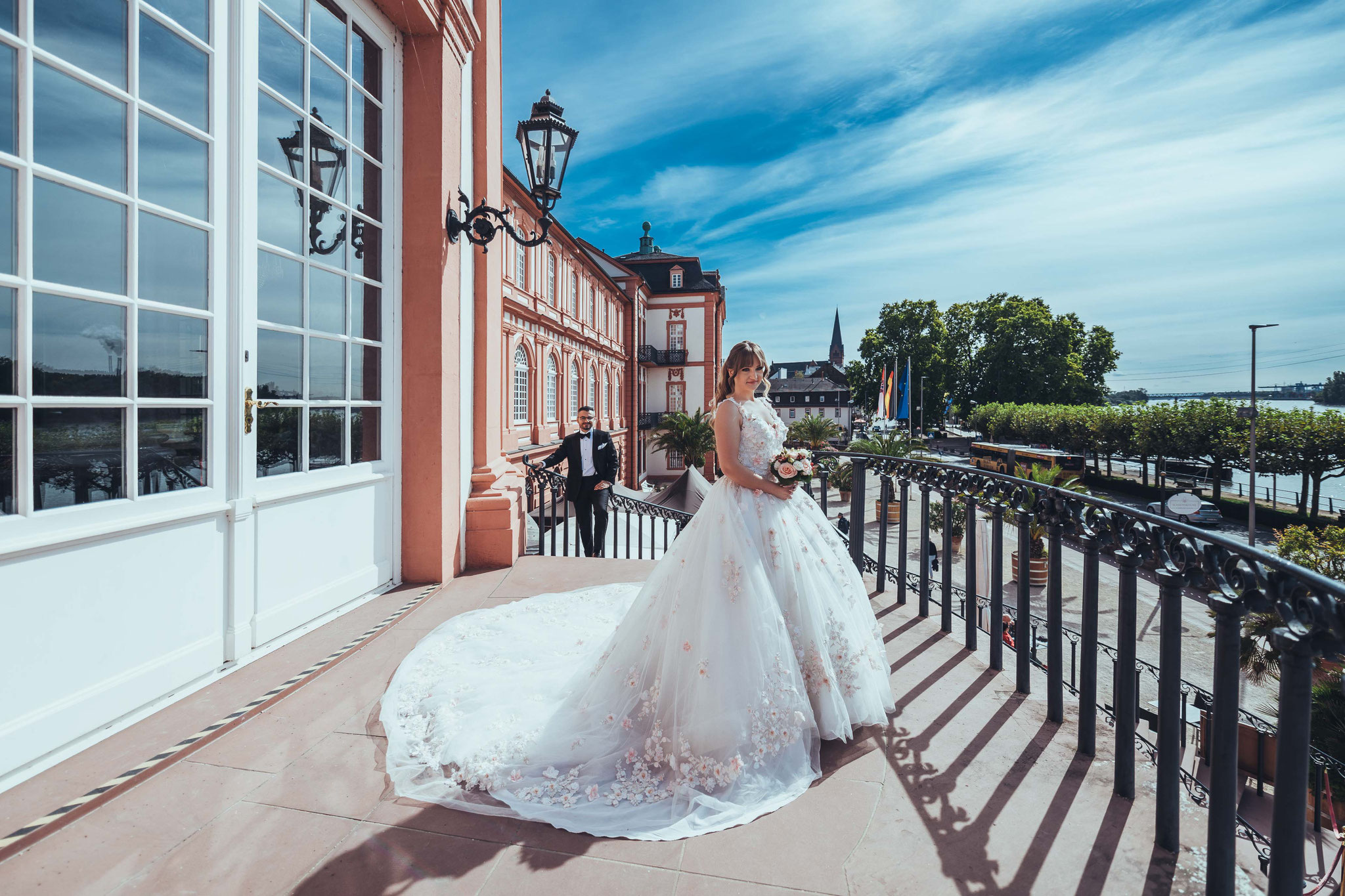 Afterwedding Fotoshooting in Wiesbaden beim Schloss Biebrich