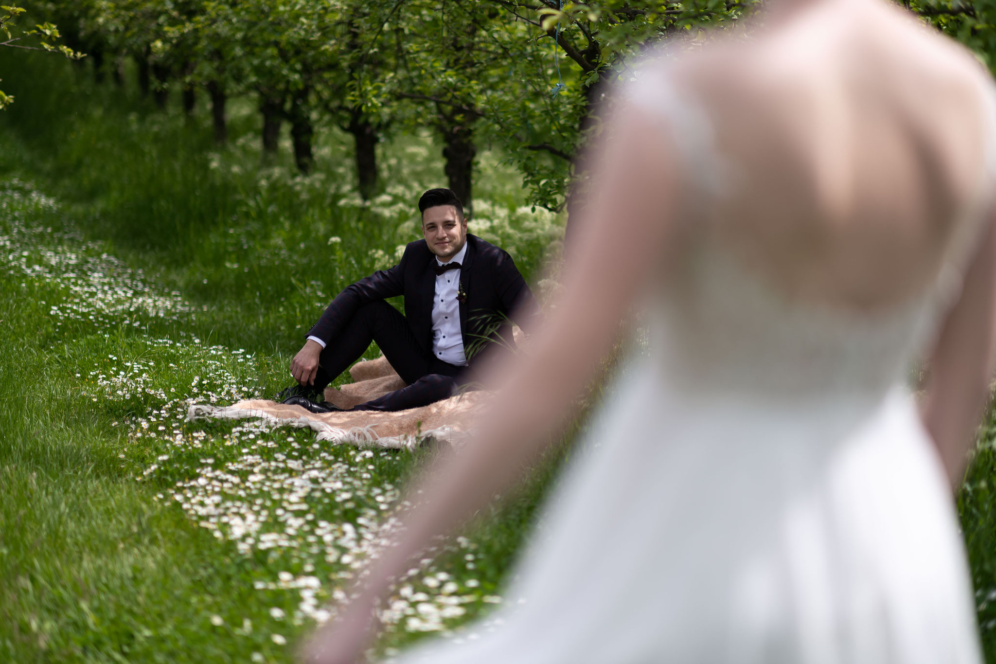 Professionelle und authentische Hochzeitsfotos auf dem Obsthof am Steinberg in Bad Vilbel