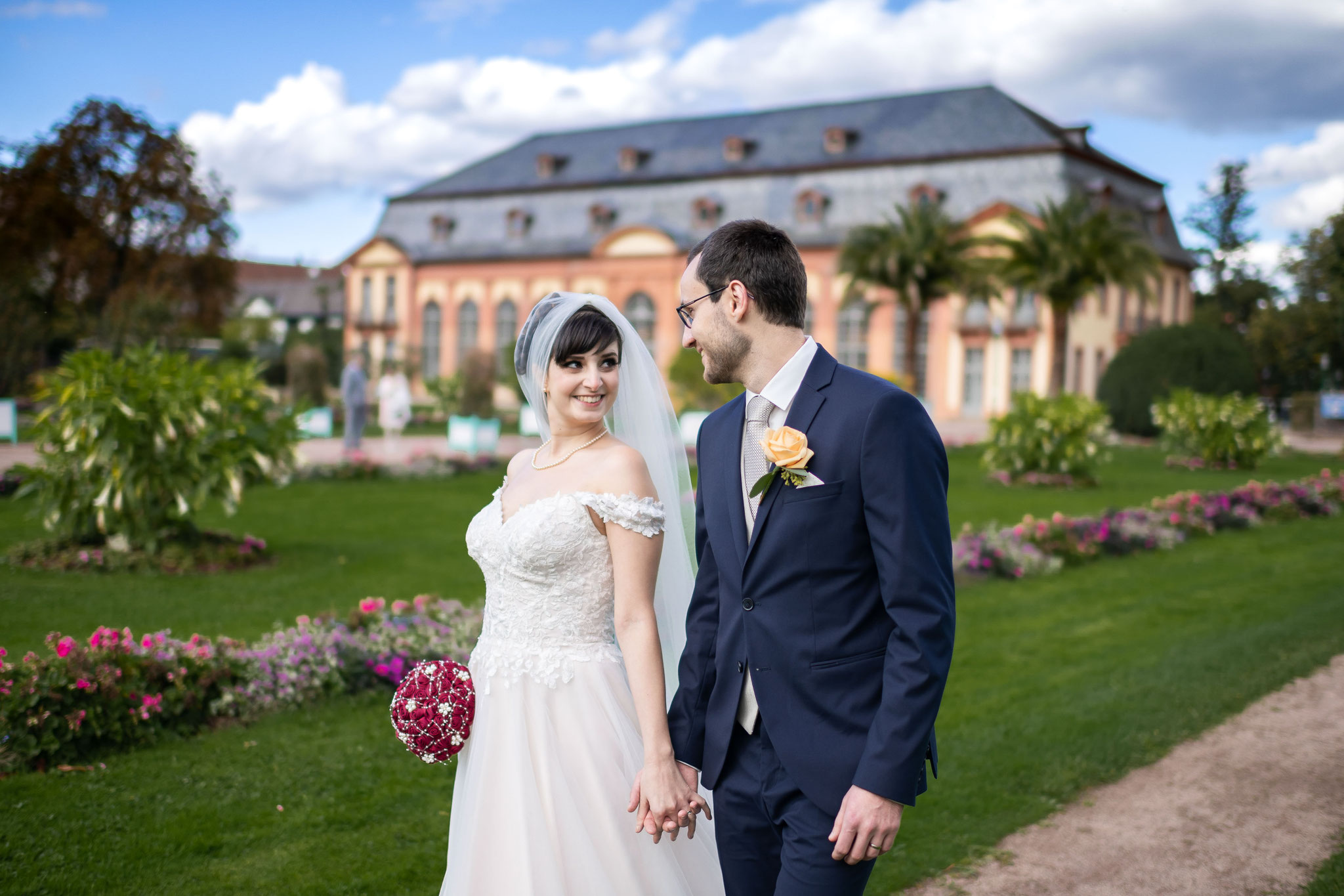 Brautpaarshooting mit Hochzeitsfotograf und Videograf in der Orangerie in Darmstadt